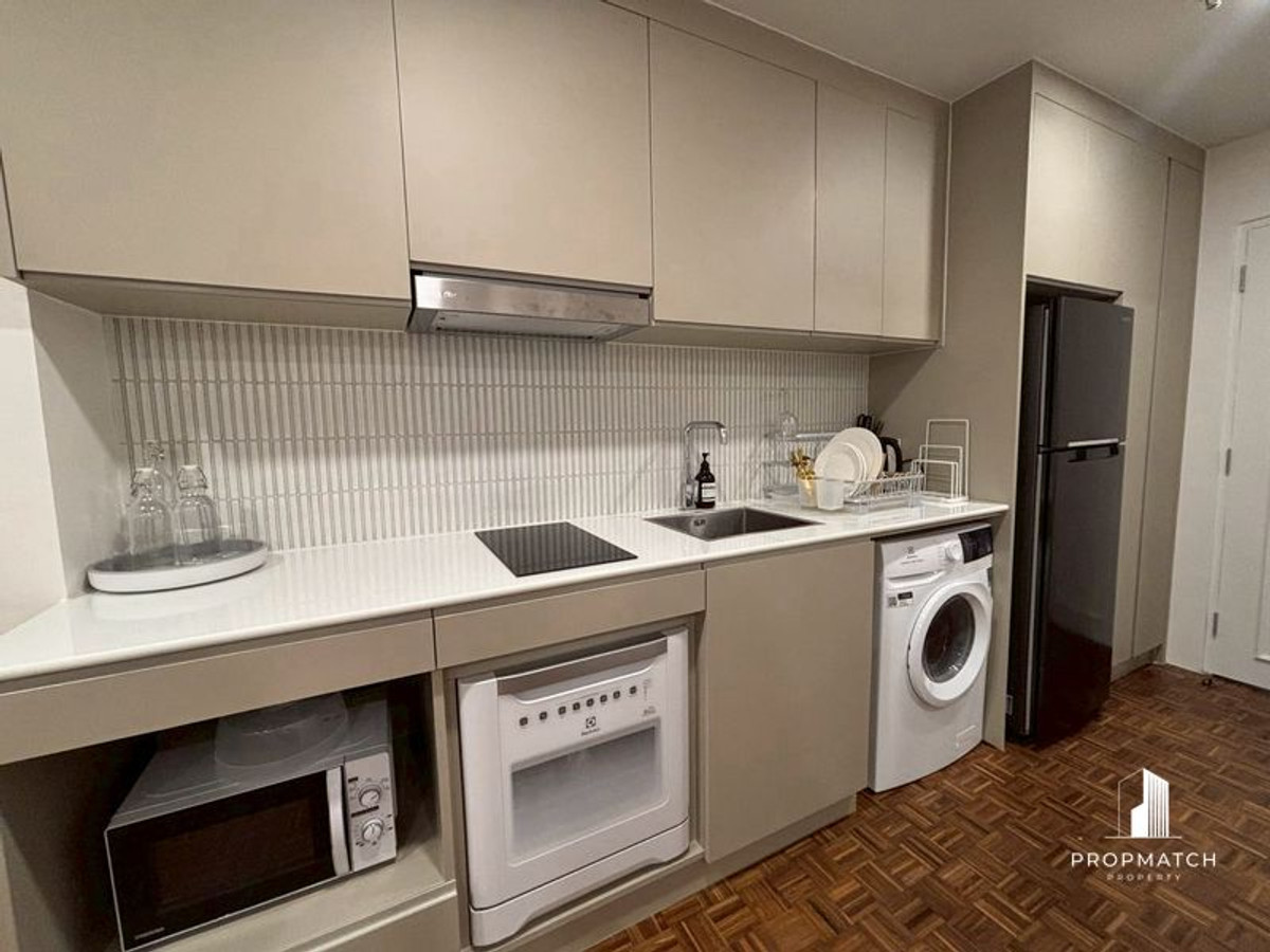 ✨Flash Deal ✨Sukhumvit Suite Sukhumvit 13( 1Bed 1Bath 39SQM.) แต่งครบพร้อมอยู่ !! เพียง 20,000บาทต่อเดือน Tel.0981315848 @propmatch Loading...