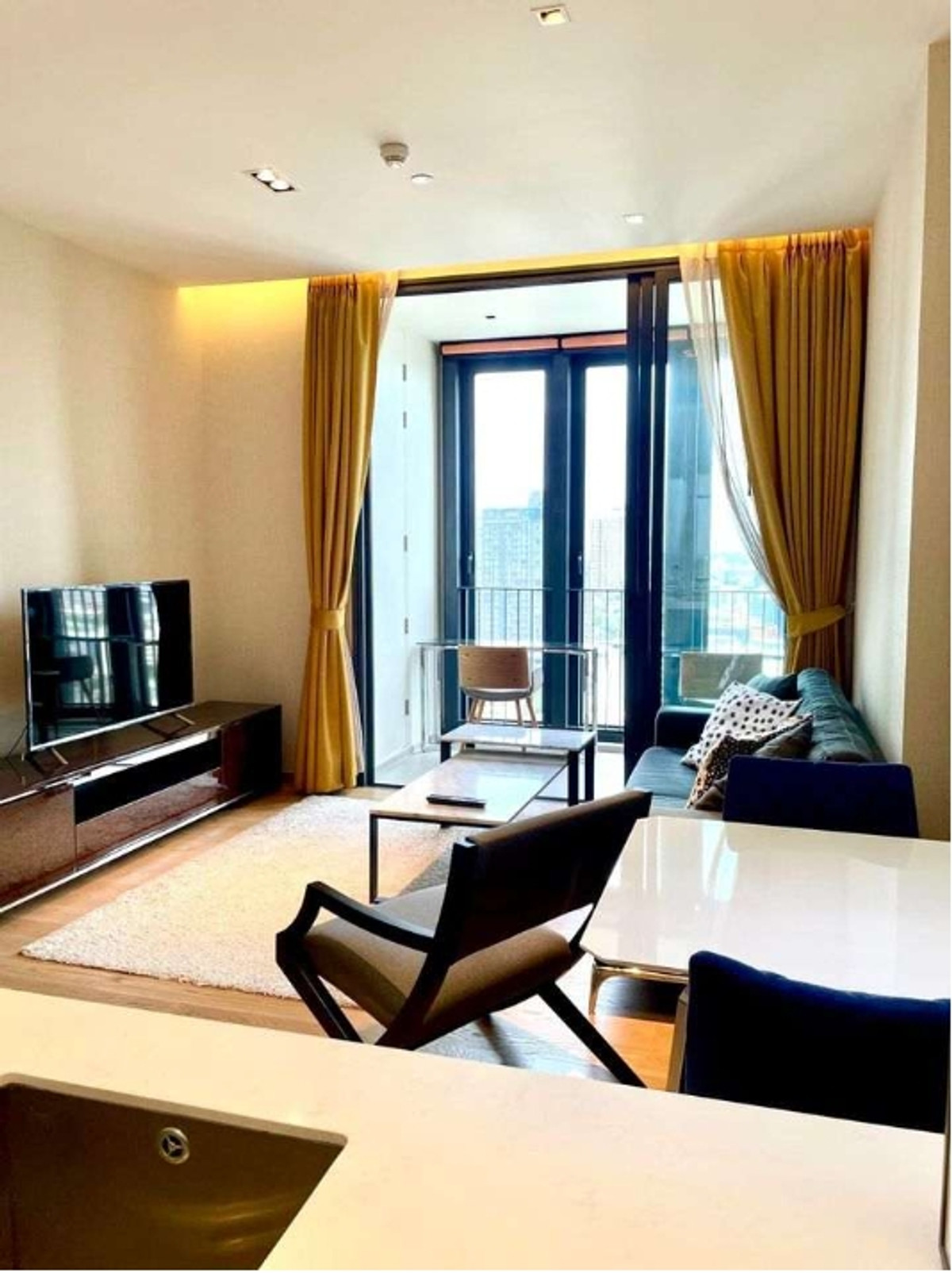 Condo for Rent BEATNIQ Sukhumvit 32 Loading...