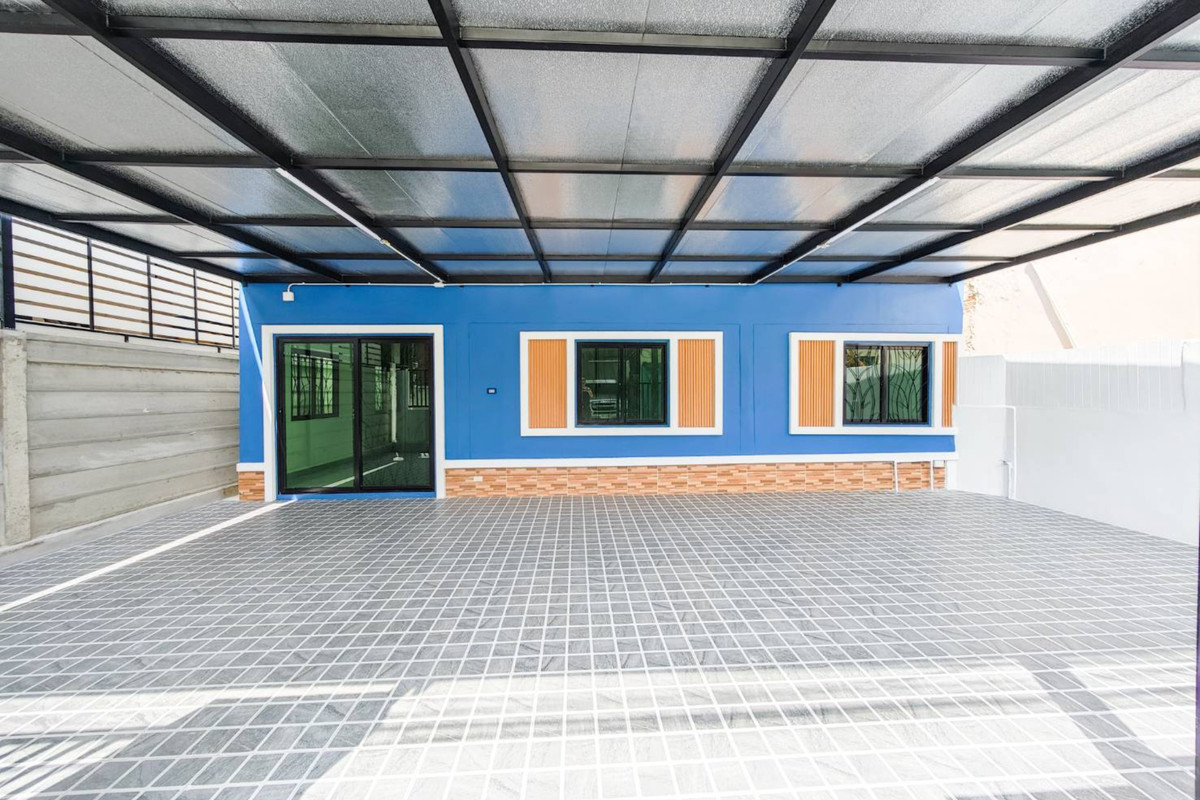 Single house, Dan Samrong 48 - Bearing, near BTS Samrong - Sri Dan. Loading...