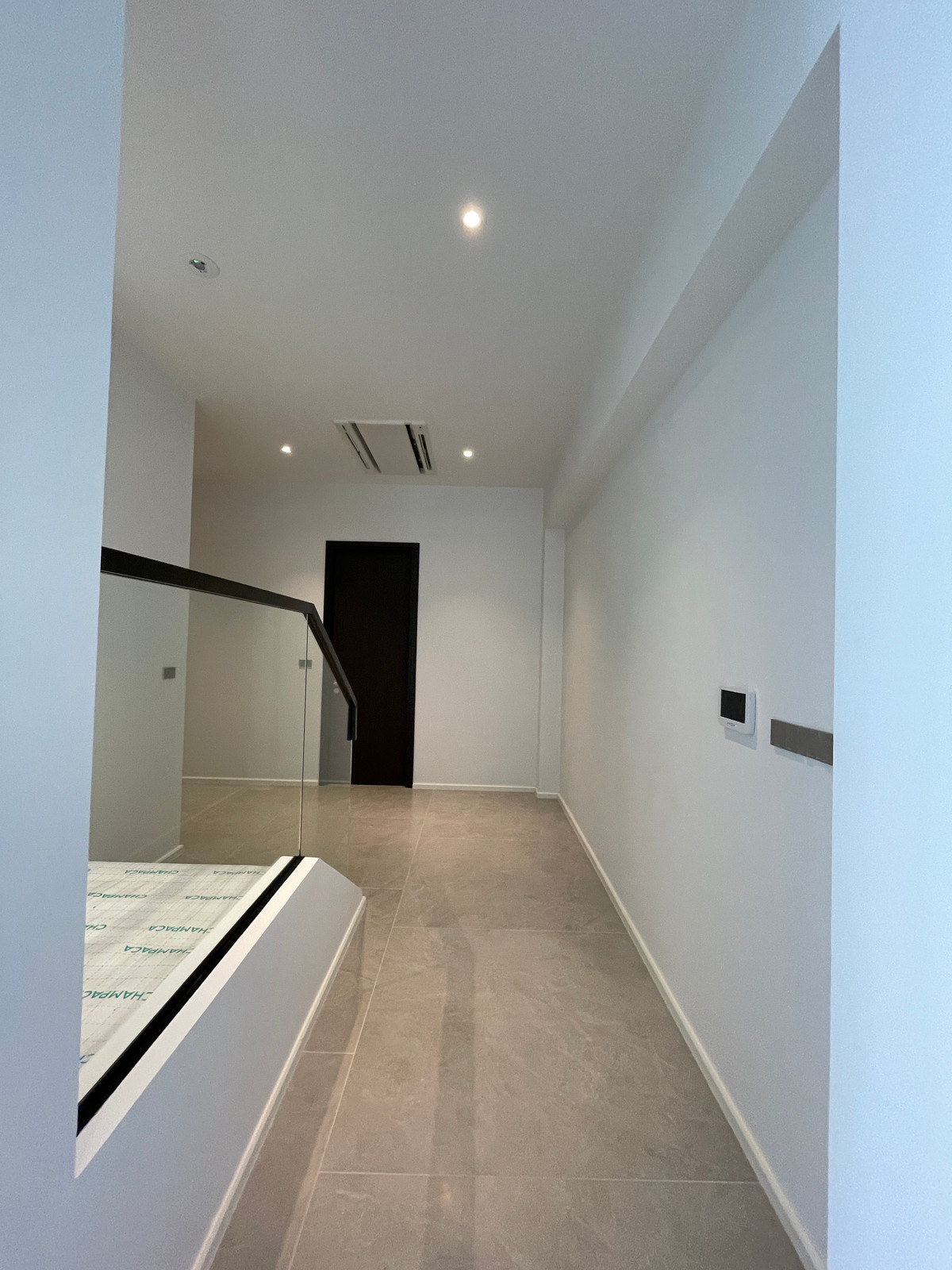 ขายบ้านเลียบทางด่วนรามอินทรา :  ขายบ้านเดี่ยวหรู Azure – CIRA Residences “The Pinnacle of Timeless Luxury Living บน ทำเลทองเลียบด่วน เอกมัย-รามอินทรา”สัมผัสชีวิตเหนือระดับกับ “ Azure” บ้านเดี่ยว 3.5 ชั้น ภายใต้แนวคิด “Resonate Life-Utmost”