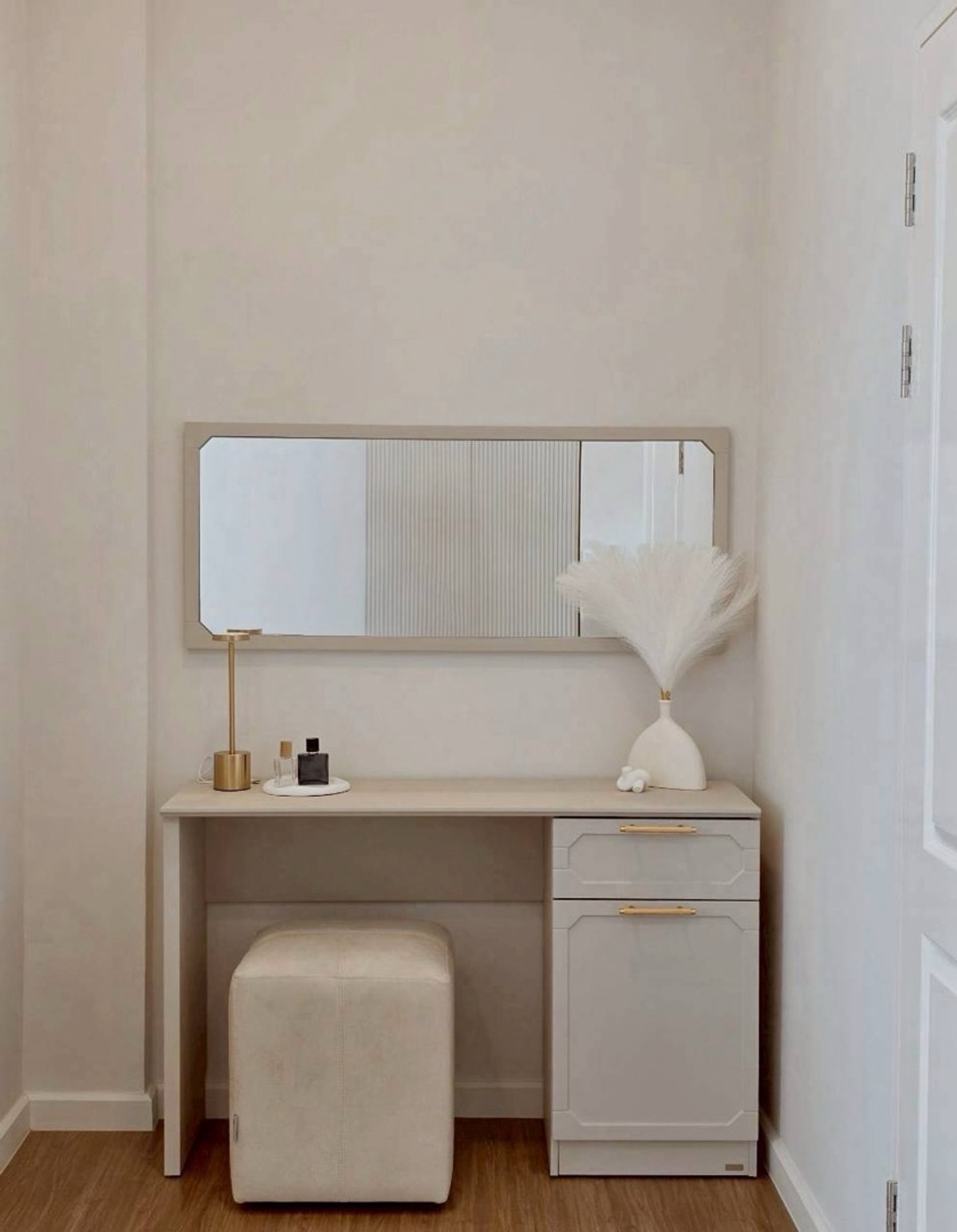 ให้เช่าทาวน์โฮมอ่อนนุช อุดมสุข : ให้เช่า Town Home 3 ชั้น  2 ห้องนอน 3 ห้องน้ำ 1 ห้องอเนกประสงค์ ห้องกว้าง สวย เฟอร์ครบ เครื่องใช้ไฟฟ้าครบ เลี้ยงสัตว์ได้ พร้อมเข้าอยู่ได้เลย