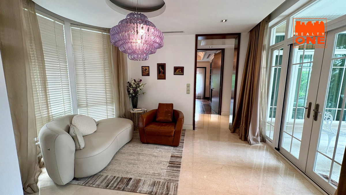 ขายบ้านเกษตร นวมินทร์ ลาดปลาเค้า : ขายบ้านพร้อมอยู่ Grand Crystal ติดถนนประดิษฐ์มนูธรรม เลียบทางด่วนเอกมัย-รามอินทรา เกษตร-นวมินทร์ นวลจันทร์