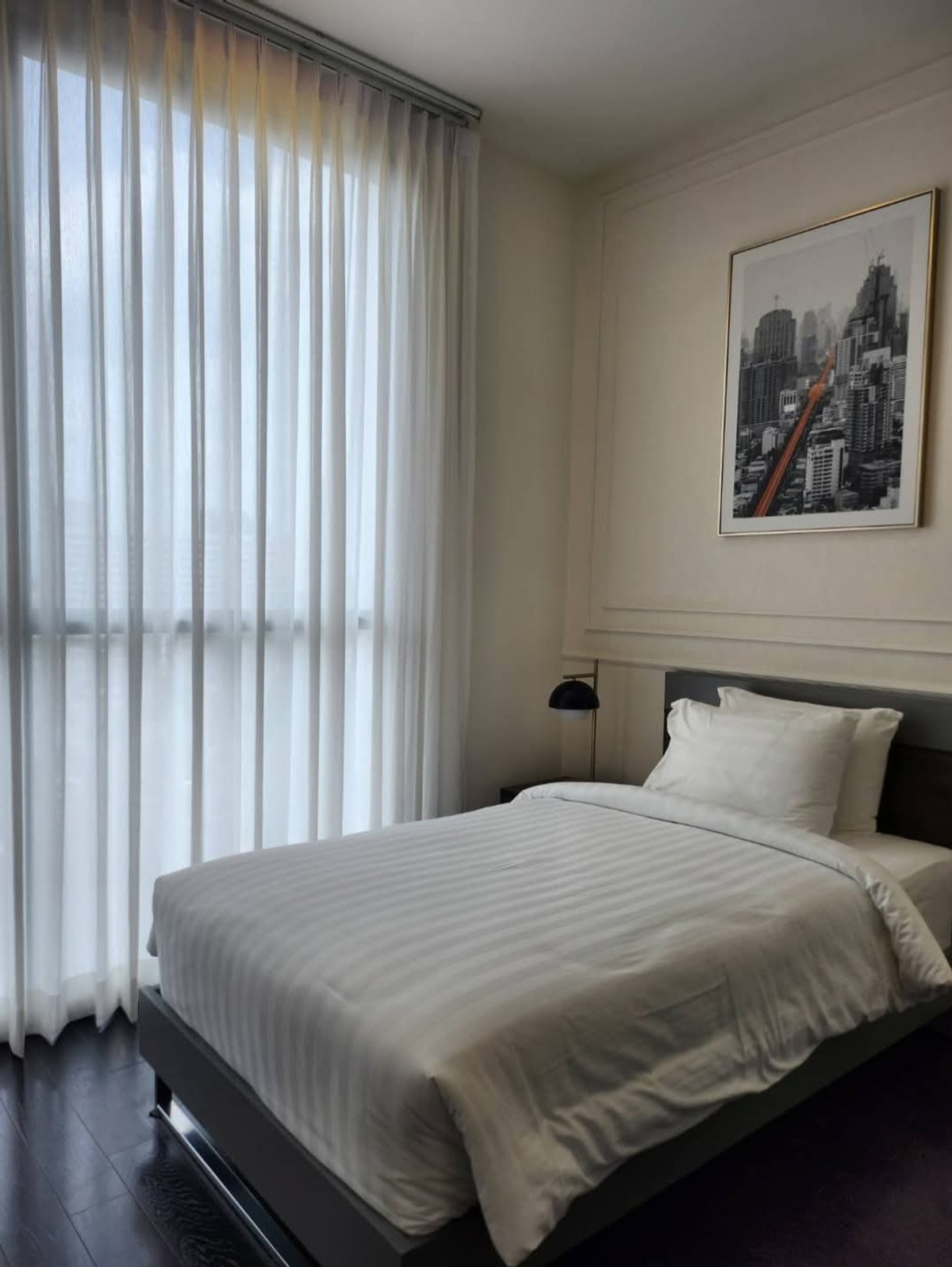 Beautiful condo in the heart of Thonglor The central area is great. Beautiful Unit with high floor and Best Price 🔥 Loading...