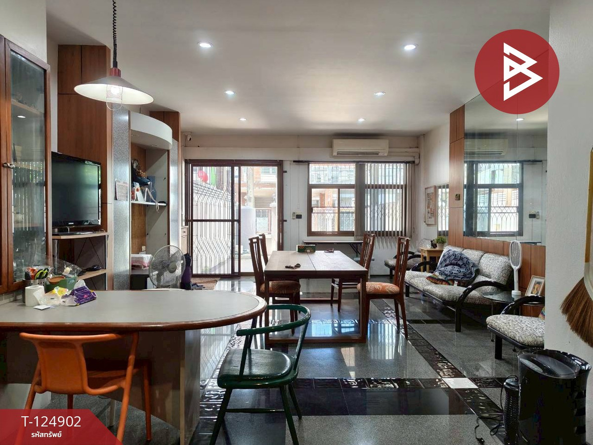 ขายทาวน์เฮ้าส์ 3 ชั้น ซ.ถาวรวิลล่า1 เนื้อที่ 27.5 ตร.วา บางเขน กรุงเทพมหานคร Loading...