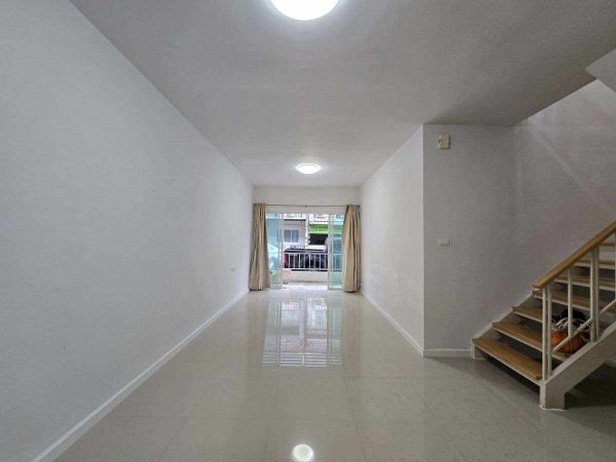 ทาวน์เฮ้าส์ ม.อารียา เดอะคัลเลอร์ แจ้งวัฒนะ-ติวานนท์ ใกล้จุดขึ้นทางด่วน ศรีสมาน (6119) Loading...