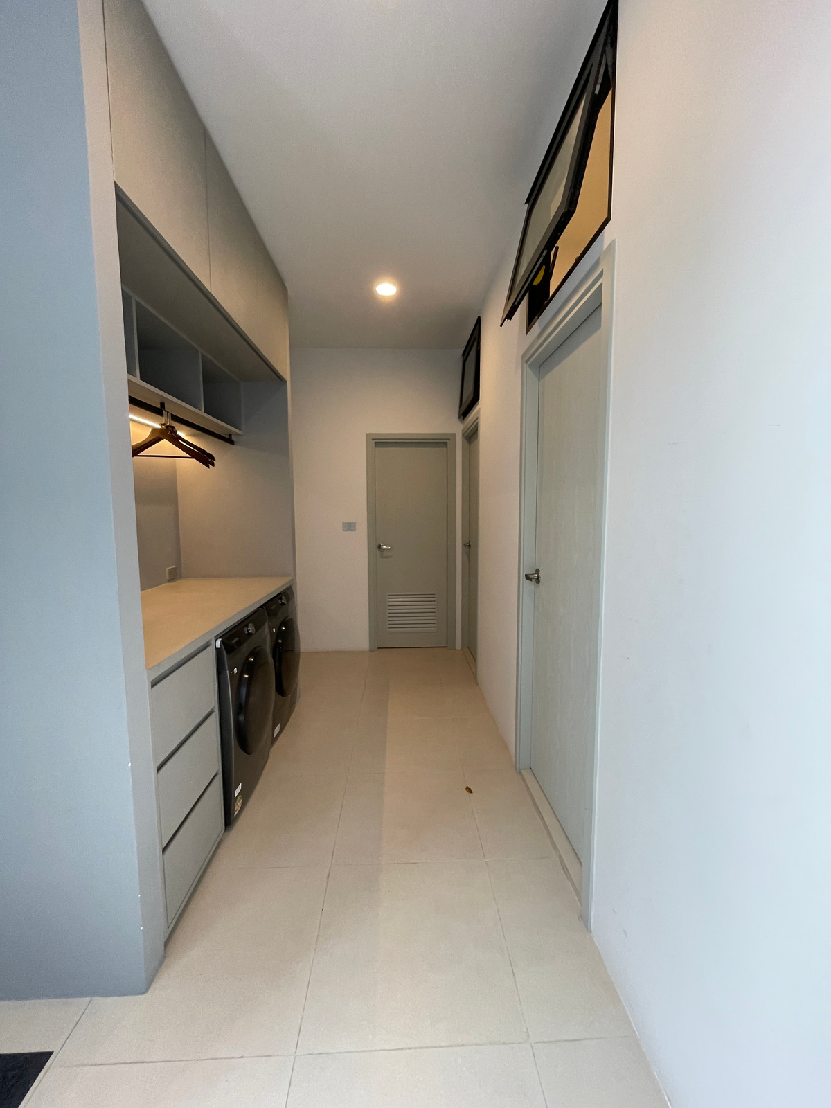 ขายบ้านเลียบทางด่วนรามอินทรา :  ขายบ้านเดี่ยวหรู Azure – CIRA Residences “The Pinnacle of Timeless Luxury Living บน ทำเลทองเลียบด่วน เอกมัย-รามอินทรา”สัมผัสชีวิตเหนือระดับกับ “ Azure” บ้านเดี่ยว 3.5 ชั้น ภายใต้แนวคิด “Resonate Life-Utmost”