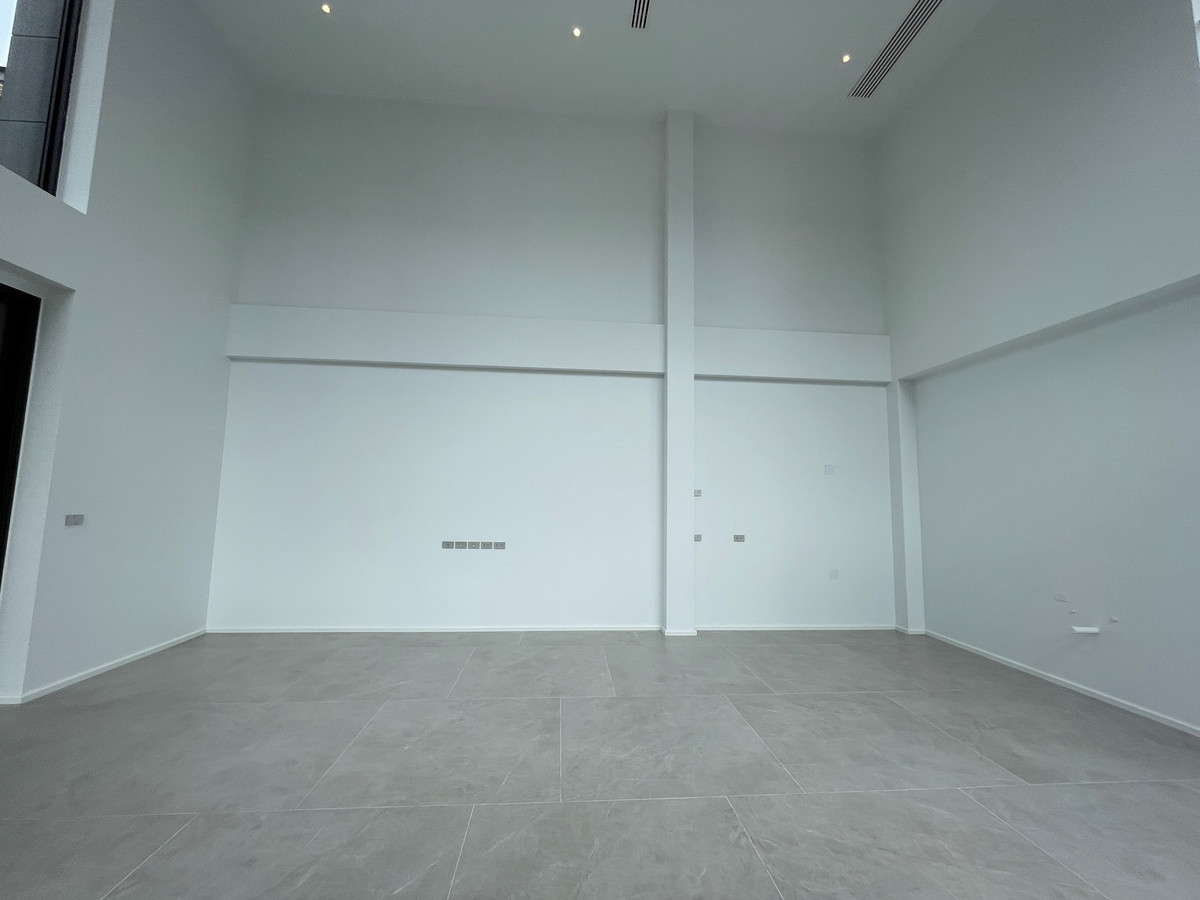 ขายบ้านเลียบทางด่วนรามอินทรา :  ขายบ้านเดี่ยวหรู Azure – CIRA Residences “The Pinnacle of Timeless Luxury Living บน ทำเลทองเลียบด่วน เอกมัย-รามอินทรา”สัมผัสชีวิตเหนือระดับกับ “ Azure” บ้านเดี่ยว 3.5 ชั้น ภายใต้แนวคิด “Resonate Life-Utmost”