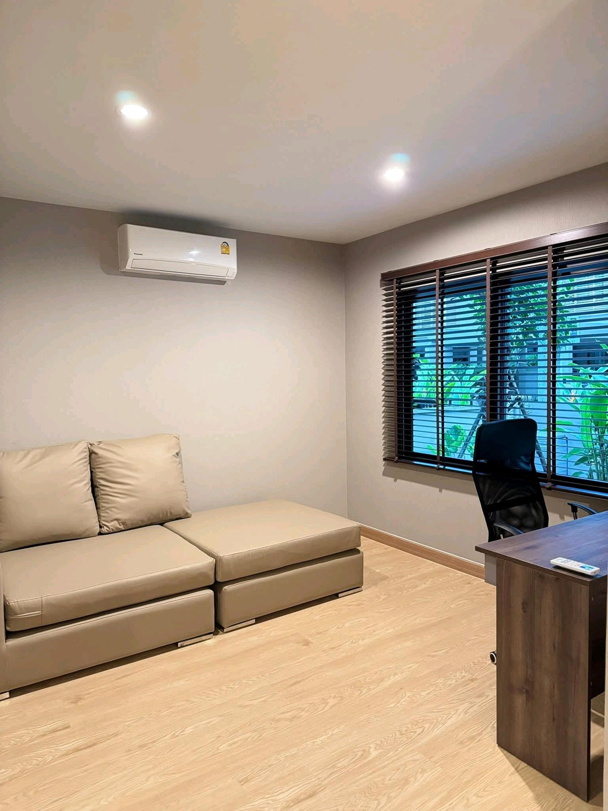 Single house for rent, very beautiful!! In the Areeya Como Botanica Bangna project Loading...