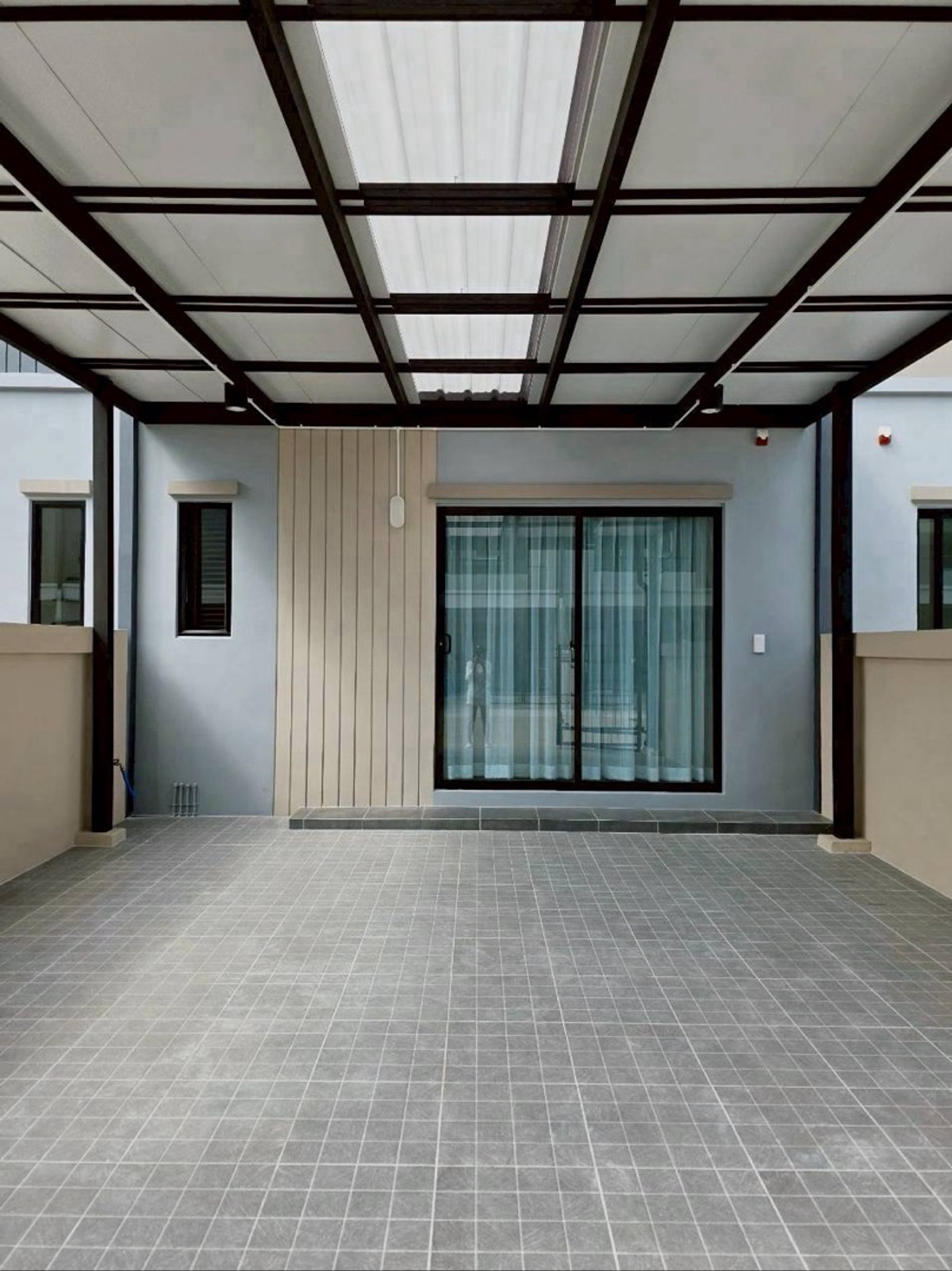 ให้เช่าทาวน์โฮมอ่อนนุช อุดมสุข : ให้เช่า Town Home 3 ชั้น  2 ห้องนอน 3 ห้องน้ำ 1 ห้องอเนกประสงค์ ห้องกว้าง สวย เฟอร์ครบ เครื่องใช้ไฟฟ้าครบ เลี้ยงสัตว์ได้ พร้อมเข้าอยู่ได้เลย