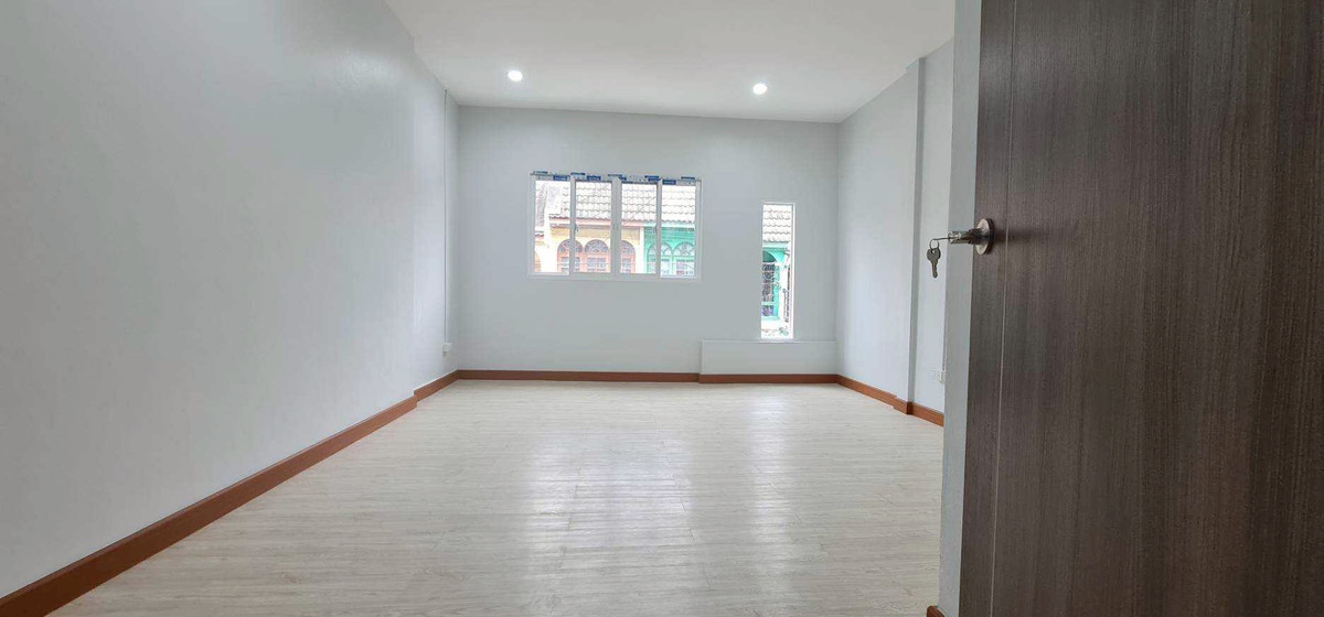 ขายทาวน์โฮมรามคำแหง หัวหมาก : 92867 - ขายบ้านทาวน์เฮ้าส์ 2 ชั้น รีโนเวทใหม่ สไตล์มินิมอล ทำเลรามคำแหง 106 หากคุณกำลังมองหาบ้านที่น่าอยู่ เรียบง่าย สไตล์มินิมอล และอยู่ในทำเลเงียบสงบแต่ยังสะดวกสบายต่อการเดินทาง บ้านหลังนี้คือคำตอบที่ใช่