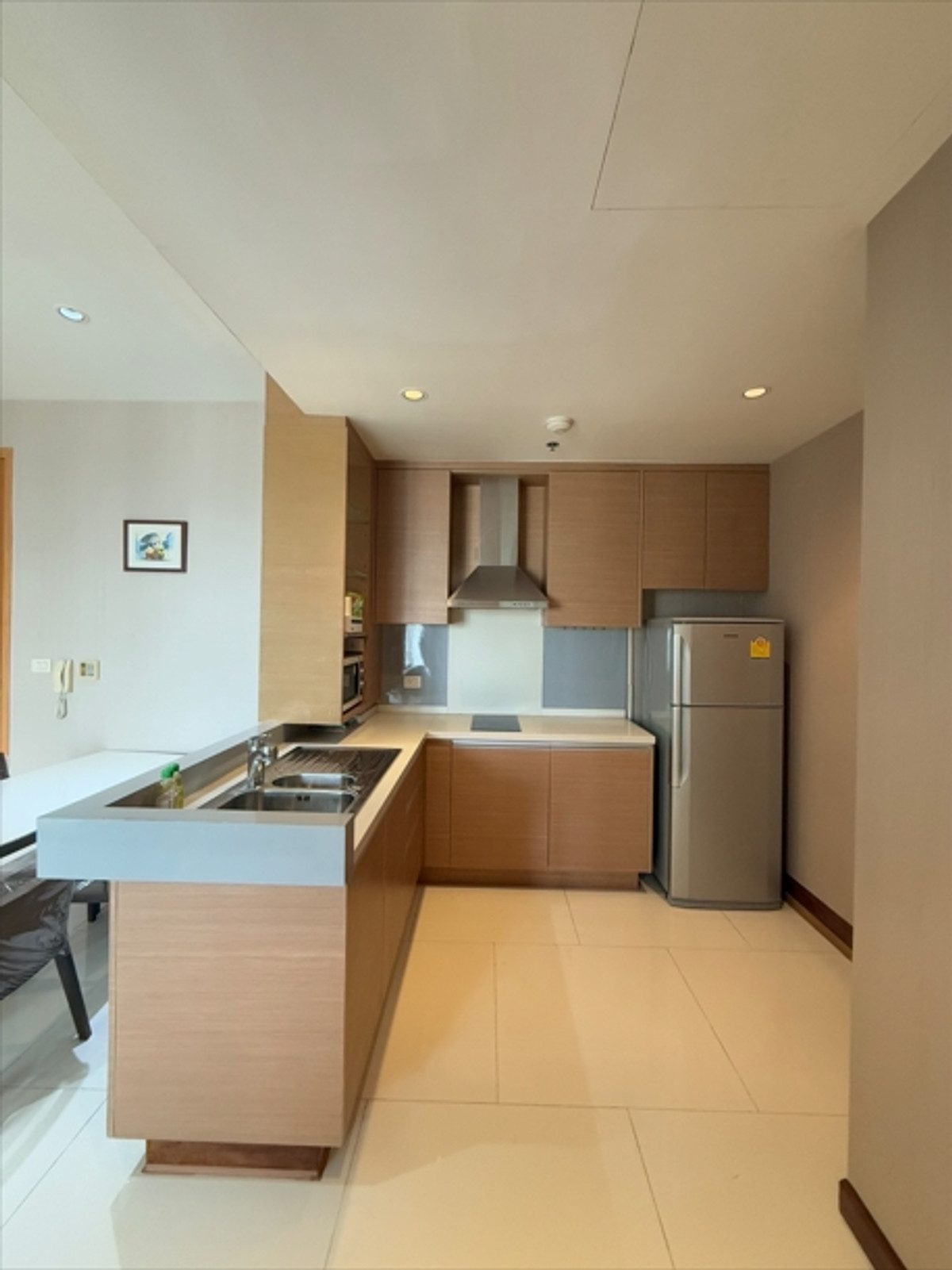 คอนโดให้เช่า ดิ เอ็มโพริโอ เพลส Loading...