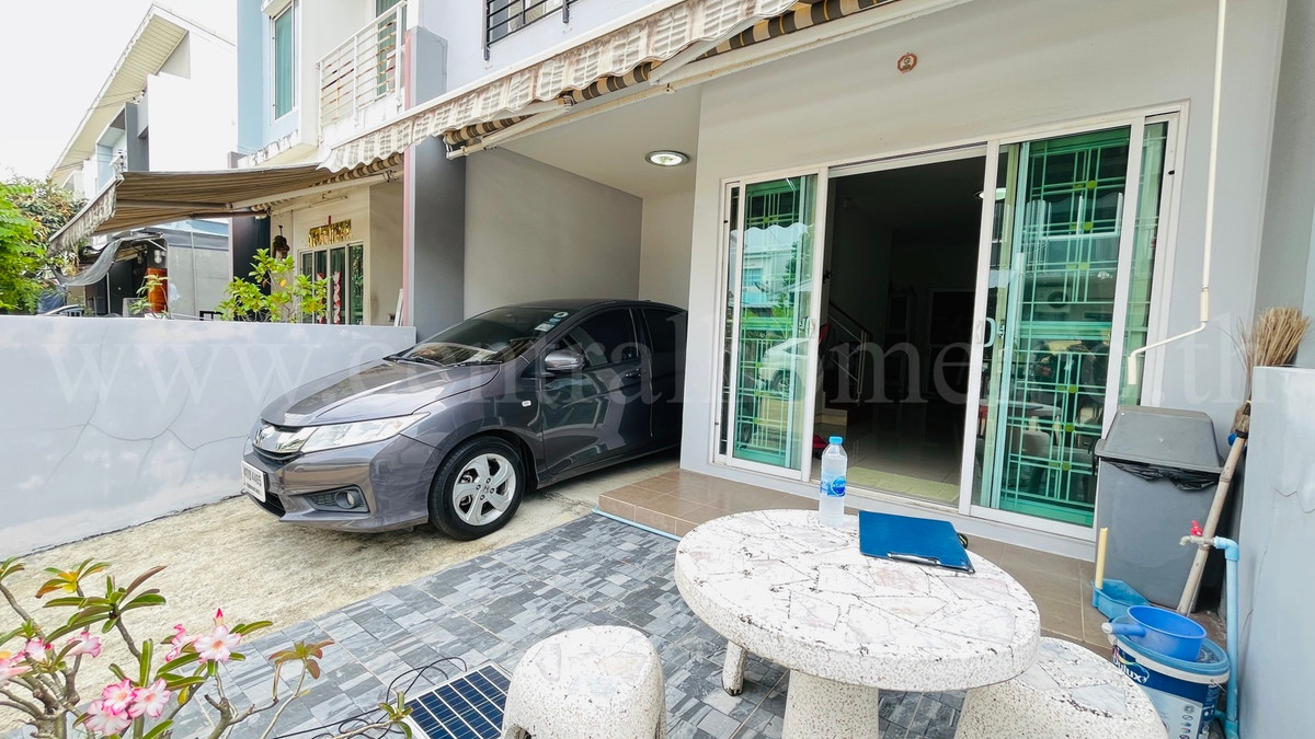 ทาวน์เฮ้าส์ เดอะ พลีโน่ เอกชัย - กาญจนาภิเษก ราคาถูกที่สุดในโคงการ Loading...