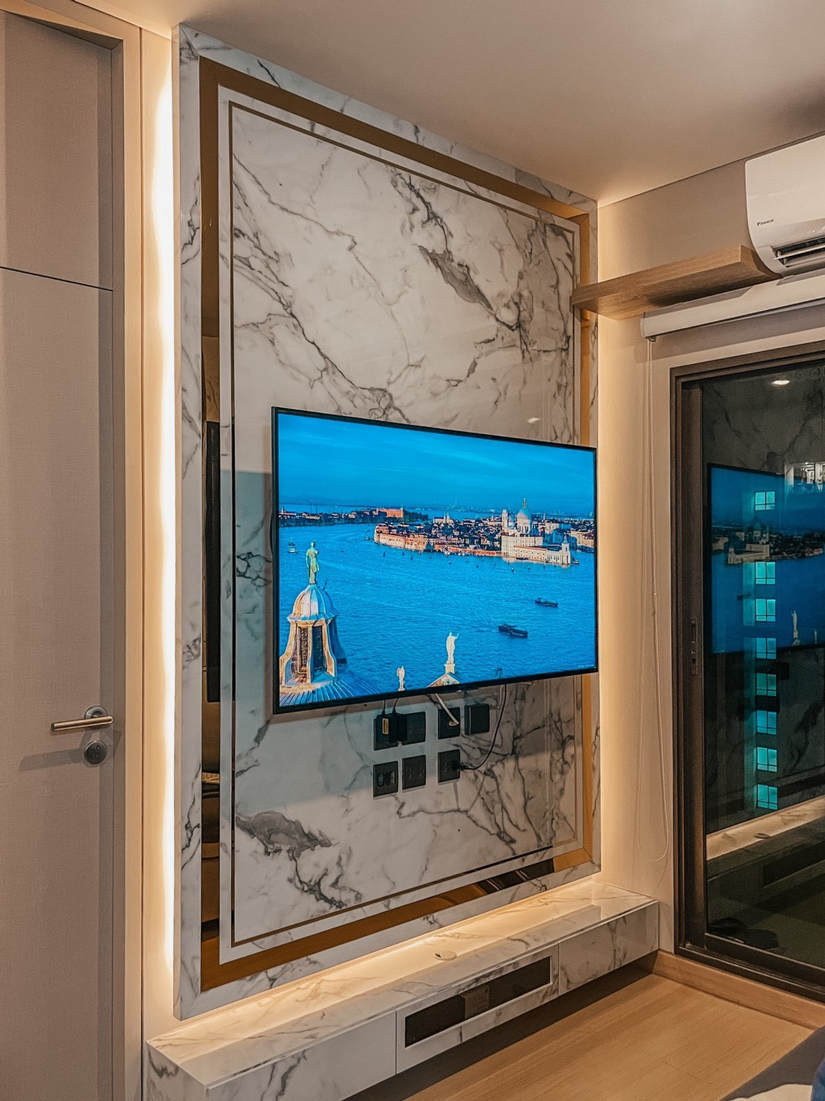 ให้เช่าคอนโดพระราม 9 เพชรบุรีตัดใหม่ RCA : Lumpini Suite Phetchaburi - Makkasan