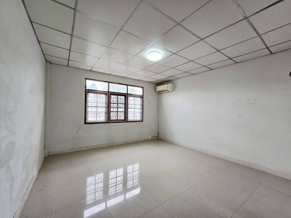 ขายทาวน์โฮมปิ่นเกล้า จรัญสนิทวงศ์ : 94902 - ขายทาวน์เฮ้าส์ทำเลดี 3 ชั้น 21ตร.วา ซ.ศิริไพลิน จรัญสนิทวงศ์ 75 (แยก 19) หลัง สน.นครบาลบางพลัดใกล้ รพ.ยันฮี