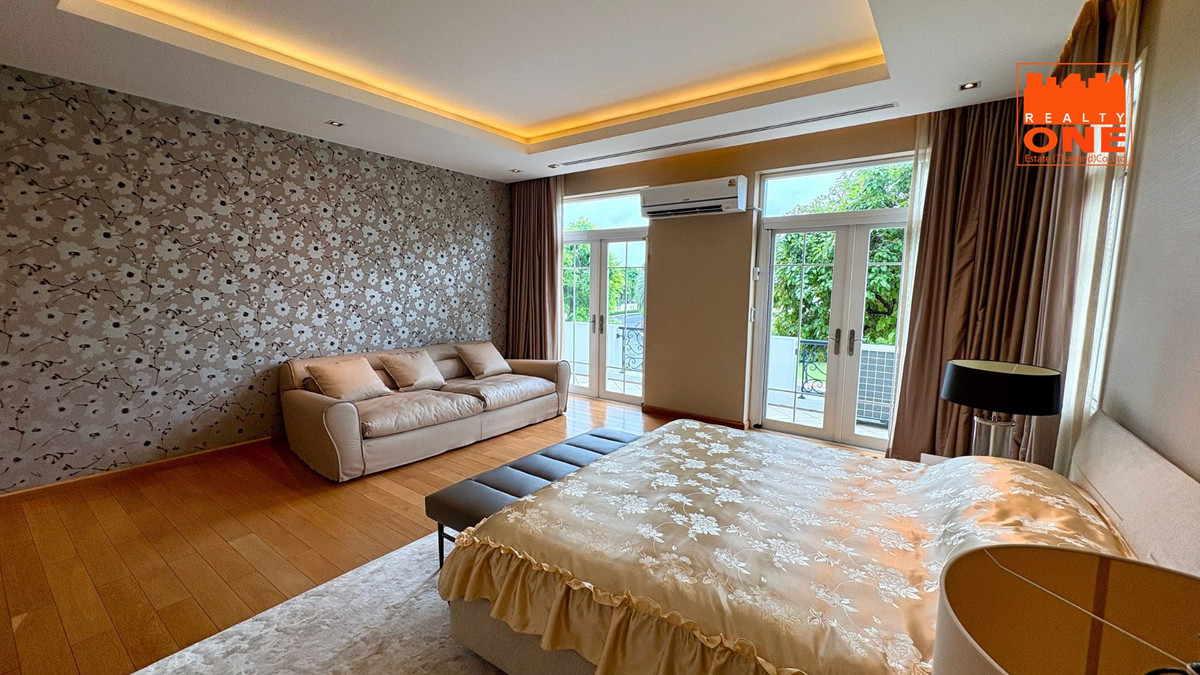 ขายบ้านเกษตร นวมินทร์ ลาดปลาเค้า : ขายบ้านพร้อมอยู่ Grand Crystal ติดถนนประดิษฐ์มนูธรรม เลียบทางด่วนเอกมัย-รามอินทรา เกษตร-นวมินทร์ นวลจันทร์