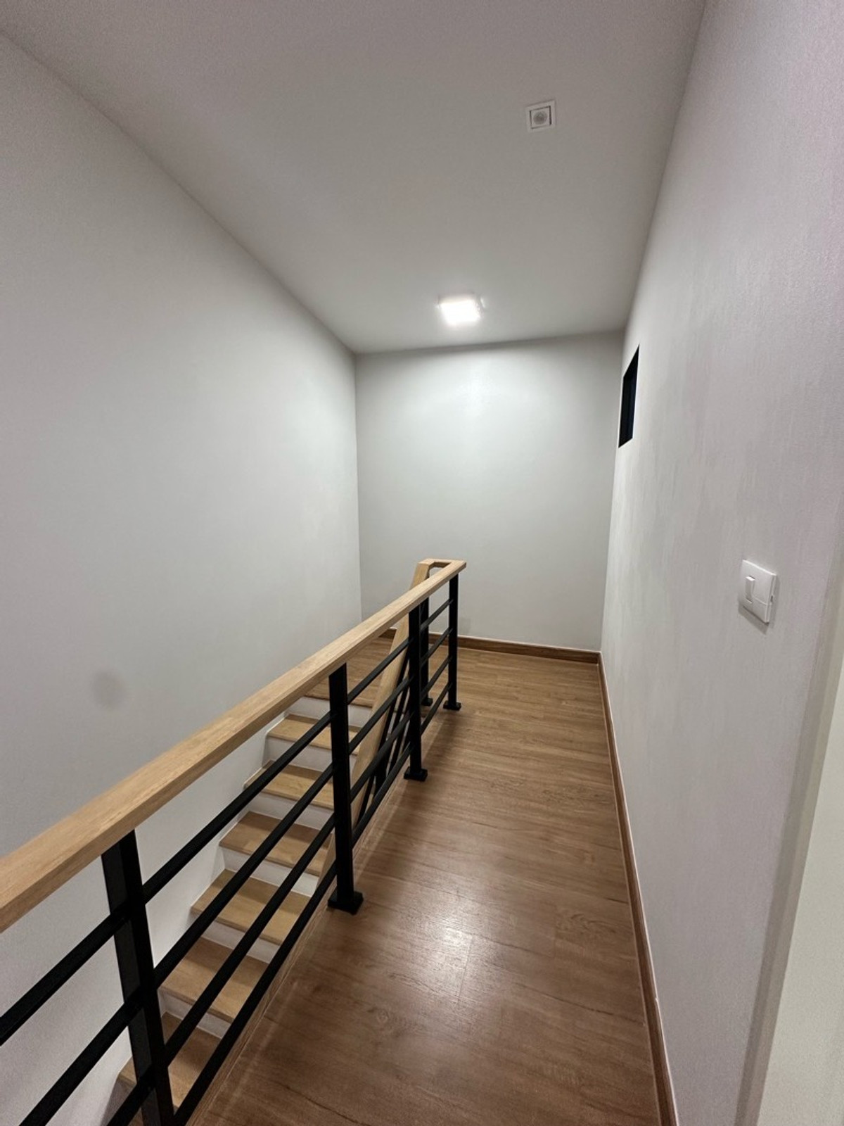 💰 เริ่มต้นลงทุนกับทำเลที่มีอนาคต โตต่อได้จริง บ้านกลางเมือง พหลโยธิน–รามอินทราเริ่มต้นเพียง 5.29 ล้านบาท Loading...