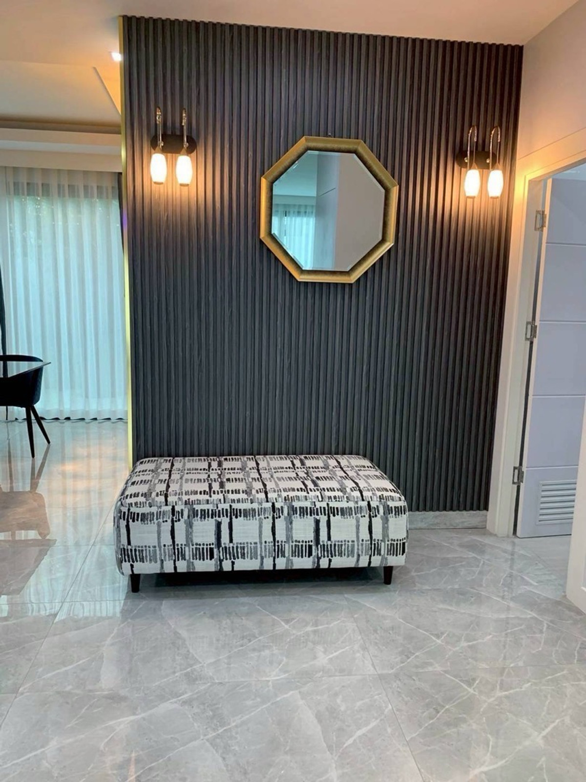 ขายบ้านพัทยา บางแสน ชลบุรี สัตหีบ : ขายบ้านเดี่ยวสุดหรู โครงการ Viewpoint village ขนาด 82.2 ตร.ว. พื้นที่ใช้สอย 240 ตร.ม. 5 ห้องนอน 5 ห้องน้ำ บิ้วอินทั้งหลัง มีสระว่ายน้ำในตัว ราคาพิเศษ 16,900,000 บาท