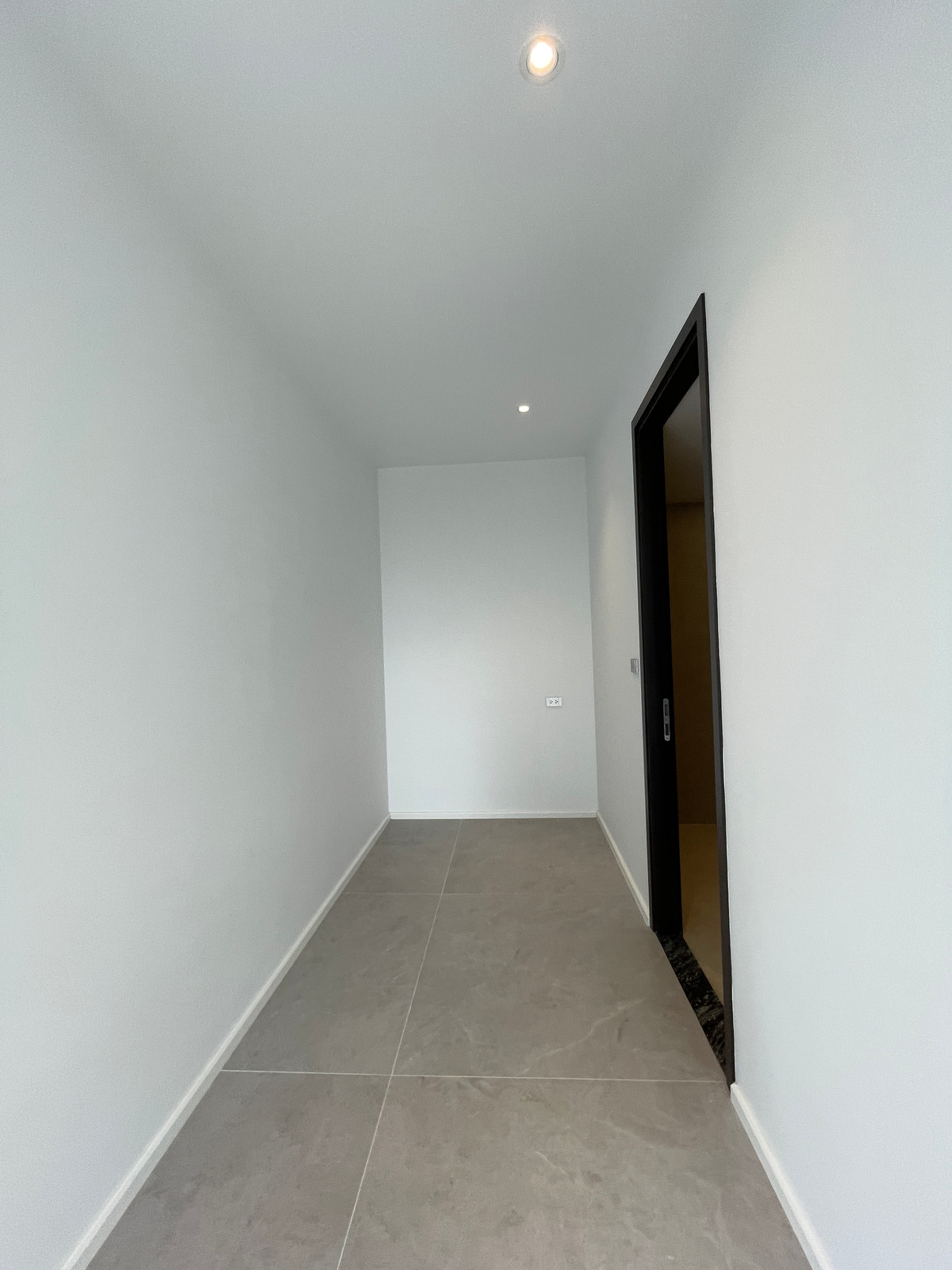 ขายบ้านเลียบทางด่วนรามอินทรา :  ขายบ้านเดี่ยวหรู Azure – CIRA Residences “The Pinnacle of Timeless Luxury Living บน ทำเลทองเลียบด่วน เอกมัย-รามอินทรา”สัมผัสชีวิตเหนือระดับกับ “ Azure” บ้านเดี่ยว 3.5 ชั้น ภายใต้แนวคิด “Resonate Life-Utmost”