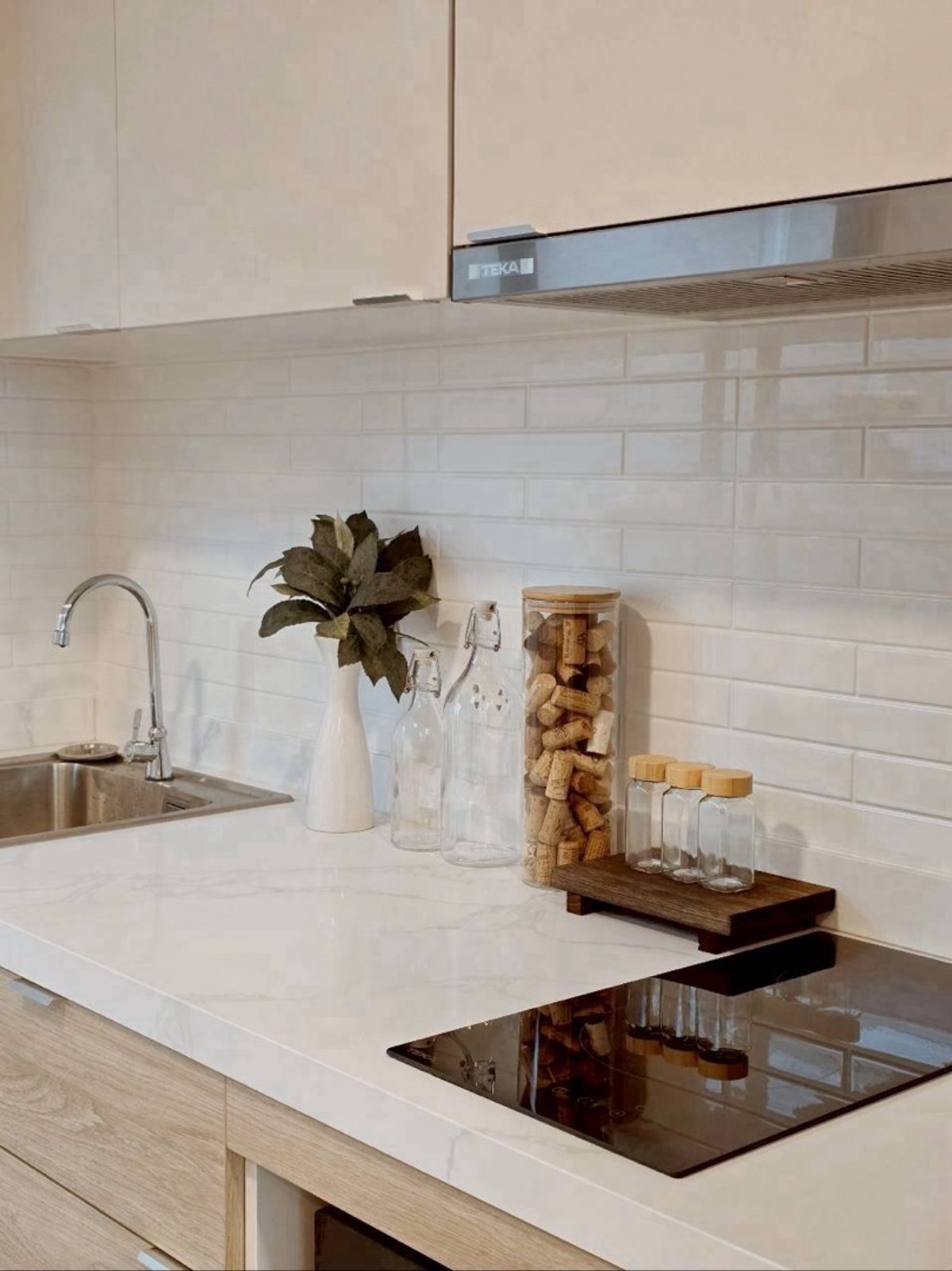 ให้เช่าทาวน์โฮมอ่อนนุช อุดมสุข : ให้เช่า Town Home 3 ชั้น  2 ห้องนอน 3 ห้องน้ำ 1 ห้องอเนกประสงค์ ห้องกว้าง สวย เฟอร์ครบ เครื่องใช้ไฟฟ้าครบ เลี้ยงสัตว์ได้ พร้อมเข้าอยู่ได้เลย