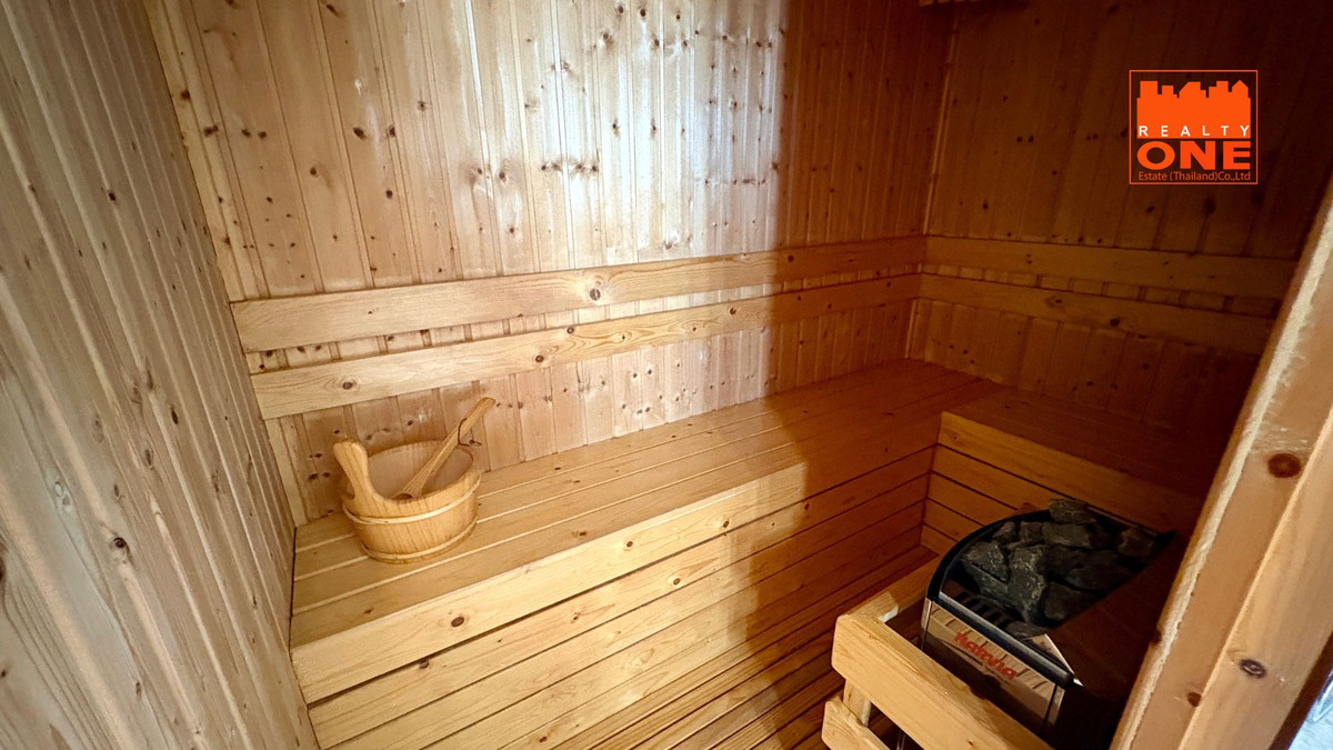 ขายบ้านเกษตร นวมินทร์ ลาดปลาเค้า : ขายบ้านพร้อมอยู่ Grand Crystal ติดถนนประดิษฐ์มนูธรรม เลียบทางด่วนเอกมัย-รามอินทรา เกษตร-นวมินทร์ นวลจันทร์