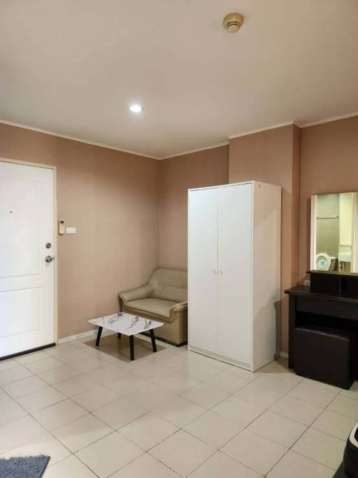 18K030268 - Sell Lumpini Condotown Ramindra-Navamin, Building D, 4th floor (Sell Lumpini Condotown Ramindra-Navamin) Loading...