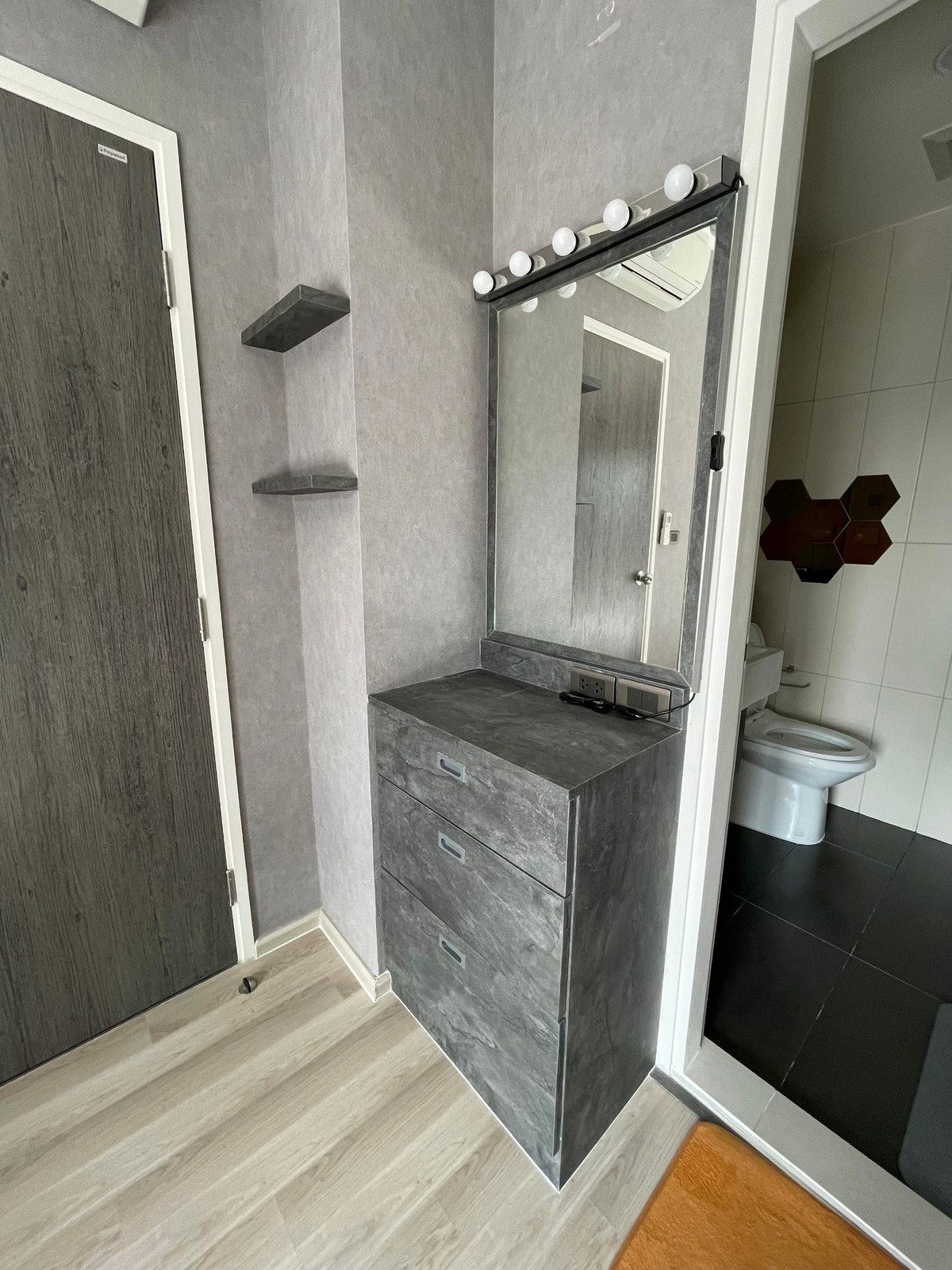 For SaleCondoRatchadapisek, Huaikwang, Suttisan : Centric Huai Khwang Station / 1 Bedroom (SALE WITH TENANT), Centric Huai Khwang Station / 1 Bedroom (Sale with Tenant) TARN007