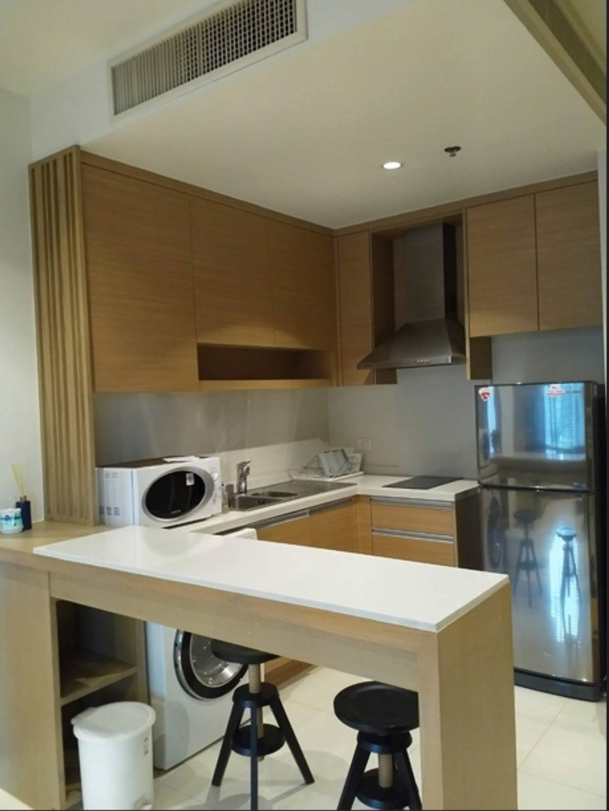 คอนโดให้เช่า ดิ เอ็มโพริโอ เพลส Loading...