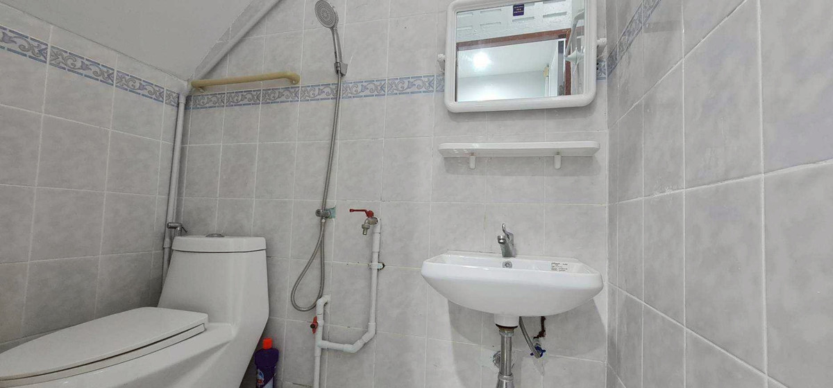 ขายทาวน์โฮมรามคำแหง หัวหมาก : 92867 - ขายบ้านทาวน์เฮ้าส์ 2 ชั้น รีโนเวทใหม่ สไตล์มินิมอล ทำเลรามคำแหง 106 หากคุณกำลังมองหาบ้านที่น่าอยู่ เรียบง่าย สไตล์มินิมอล และอยู่ในทำเลเงียบสงบแต่ยังสะดวกสบายต่อการเดินทาง บ้านหลังนี้คือคำตอบที่ใช่