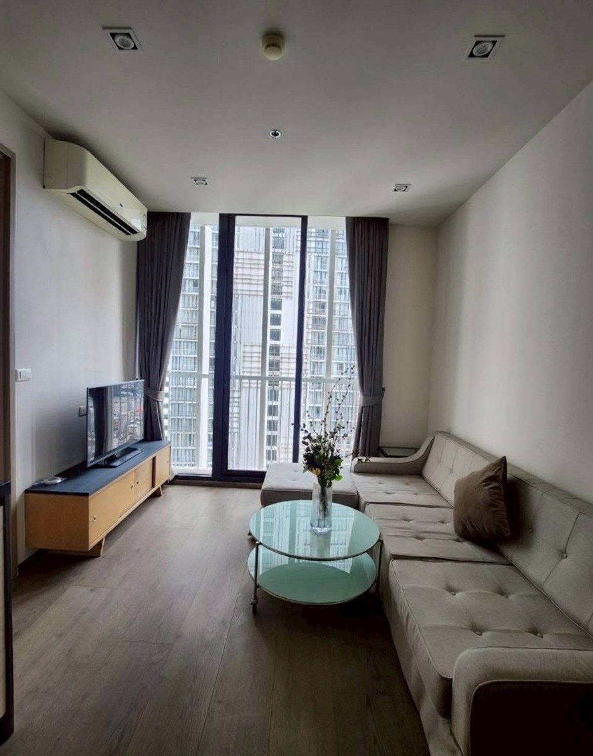 for rent Park Origin Phrom Phong Loading...