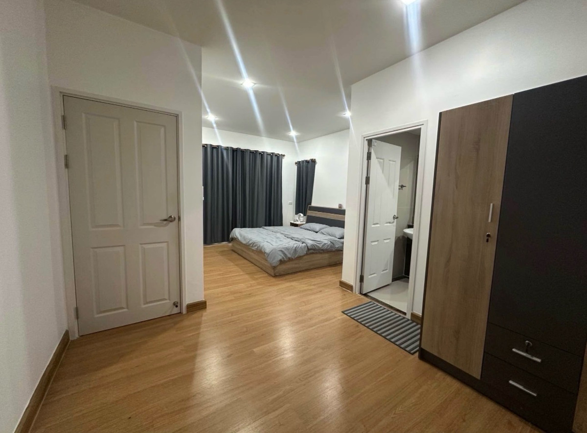 ให้เช่าบ้านหมู่บ้านโกลเด้น นีโอ บางแค (บ้านแฝด ) Loading...