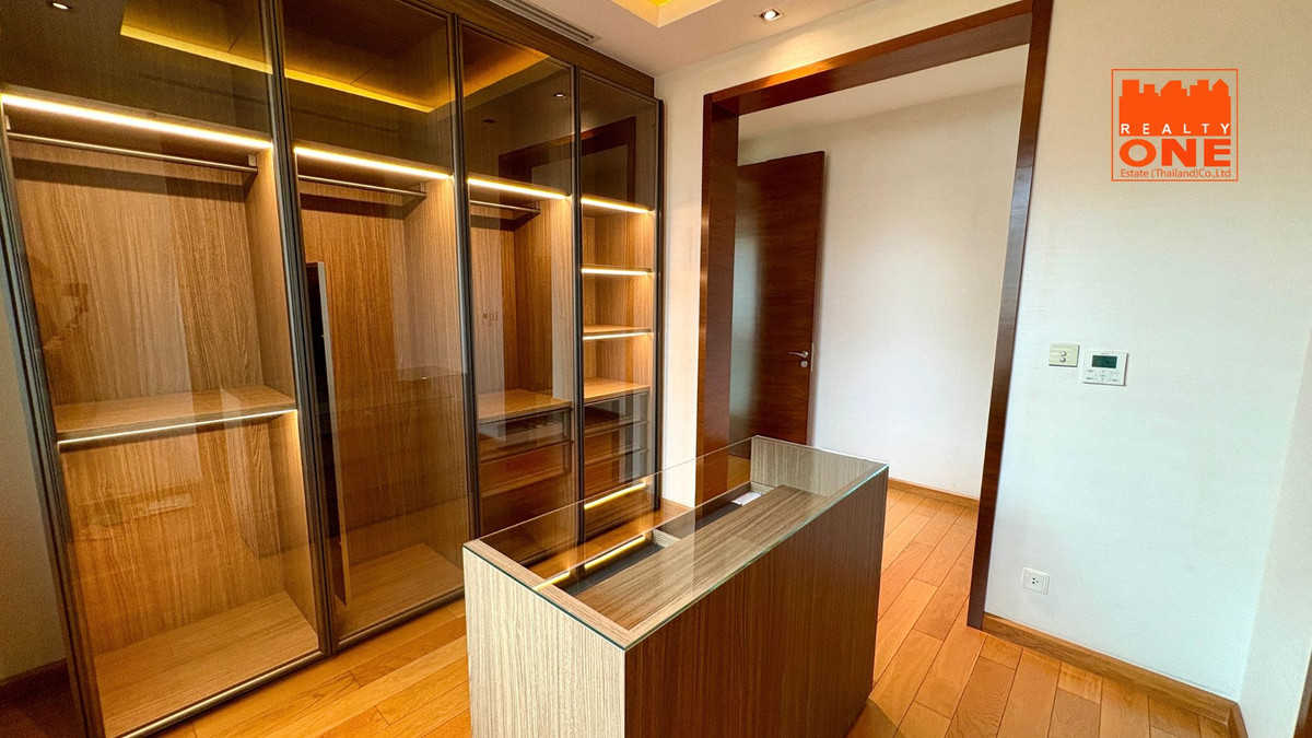 ขายบ้านเกษตร นวมินทร์ ลาดปลาเค้า : ขายบ้านพร้อมอยู่ Grand Crystal ติดถนนประดิษฐ์มนูธรรม เลียบทางด่วนเอกมัย-รามอินทรา เกษตร-นวมินทร์ นวลจันทร์