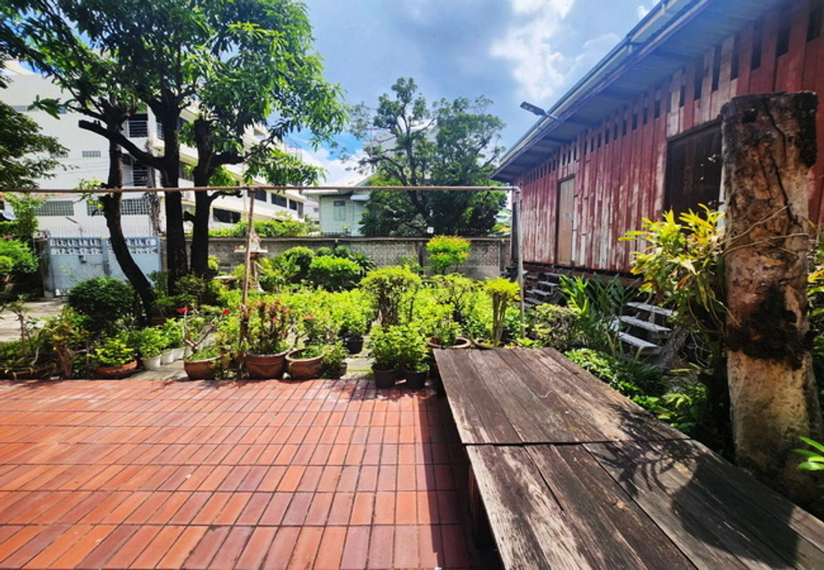 ขายบ้านพระราม 8 สามเสน ราชวัตร : ขายบ้าน ถนนนครไชยศรี ดุสิต กรุงเทพมหานคร เนื้อที่ 127.8 ตร.ว. 2 ชั้น 3 นอน 2 น้ำ ทำเลดี ราคาต่อรองได้