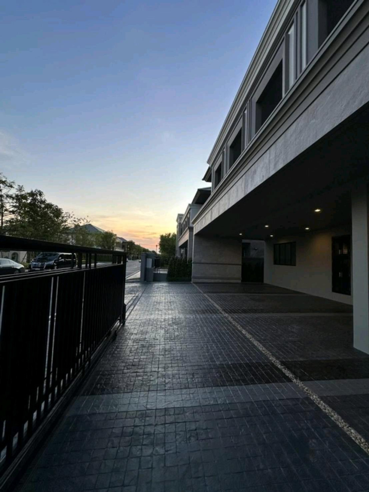 🔥 House for Rent Grand Bangkok Boulevard Krungthep Kreetha 🔥🔥 Nearby Brighton International school Loading...