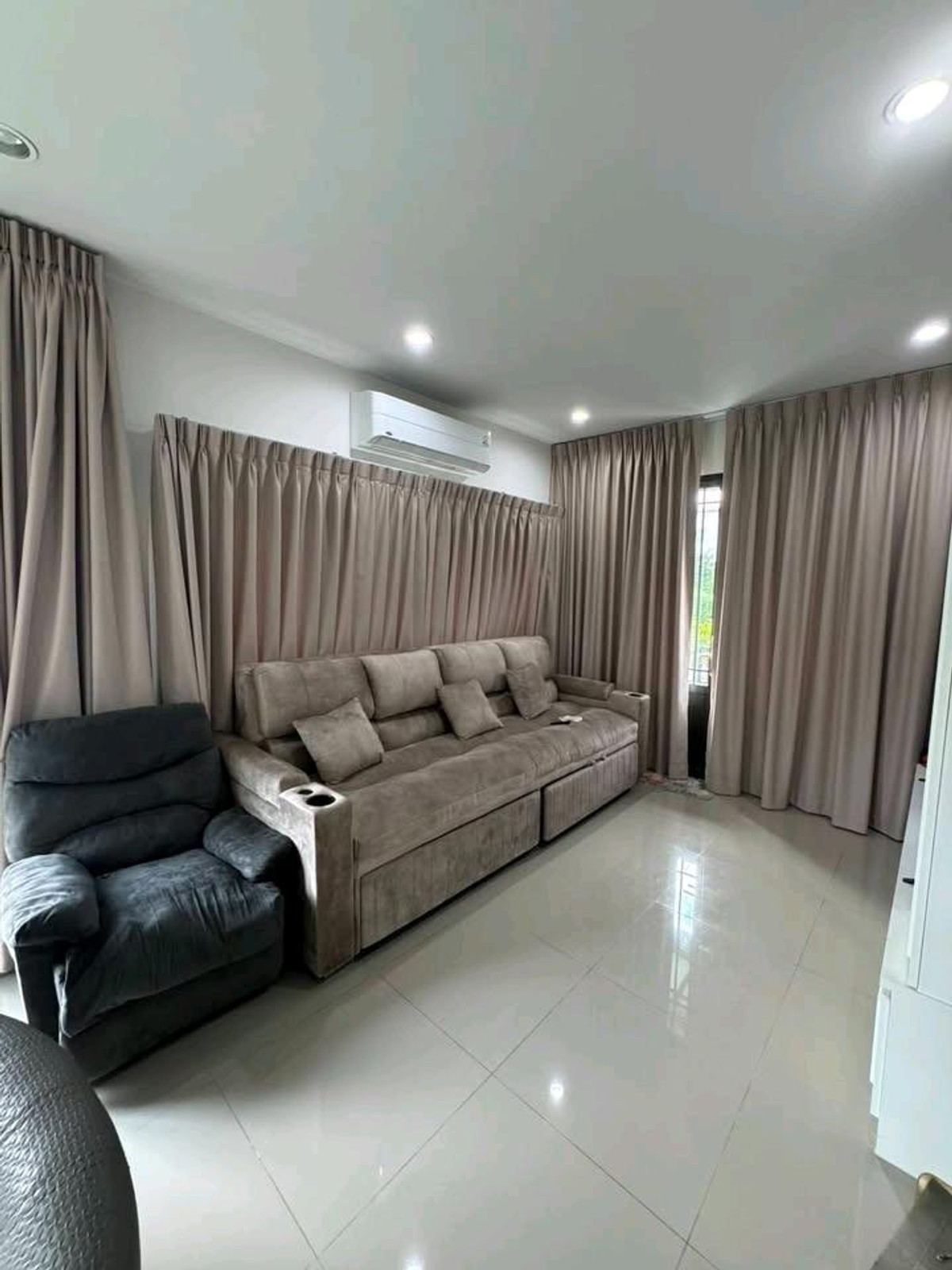 For rent, detached house Grand Pleno Ratchaphruek | with furniture Electrical appliances in Nonthaburi area Loading...