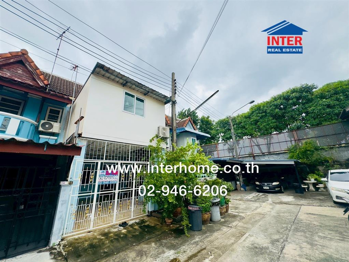 ทาวน์เฮ้าส์ 2 ชั้น 17 ตร.ว. หมู่บ้านพงษ์ศิริชัย4 ซอยเพชรเกษม81 ถนนเพชรเกษม ถนนมาเจริญ ถนนพุทธมณฑลสาย4 เขตหนองแขม กรุงเทพมหานคร Loading...