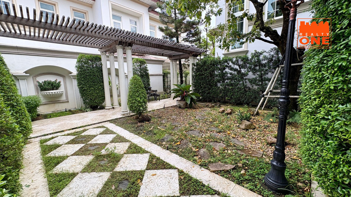 ขายบ้านเกษตร นวมินทร์ ลาดปลาเค้า : ขายบ้านพร้อมอยู่ Grand Crystal ติดถนนประดิษฐ์มนูธรรม เลียบทางด่วนเอกมัย-รามอินทรา เกษตร-นวมินทร์ นวลจันทร์