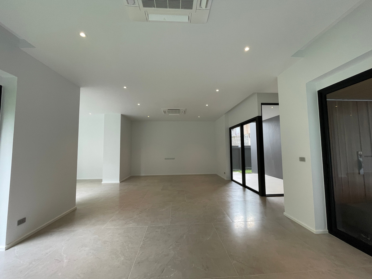 ขายบ้านเลียบทางด่วนรามอินทรา :  ขายบ้านเดี่ยวหรู Azure – CIRA Residences “The Pinnacle of Timeless Luxury Living บน ทำเลทองเลียบด่วน เอกมัย-รามอินทรา”สัมผัสชีวิตเหนือระดับกับ “ Azure” บ้านเดี่ยว 3.5 ชั้น ภายใต้แนวคิด “Resonate Life-Utmost”