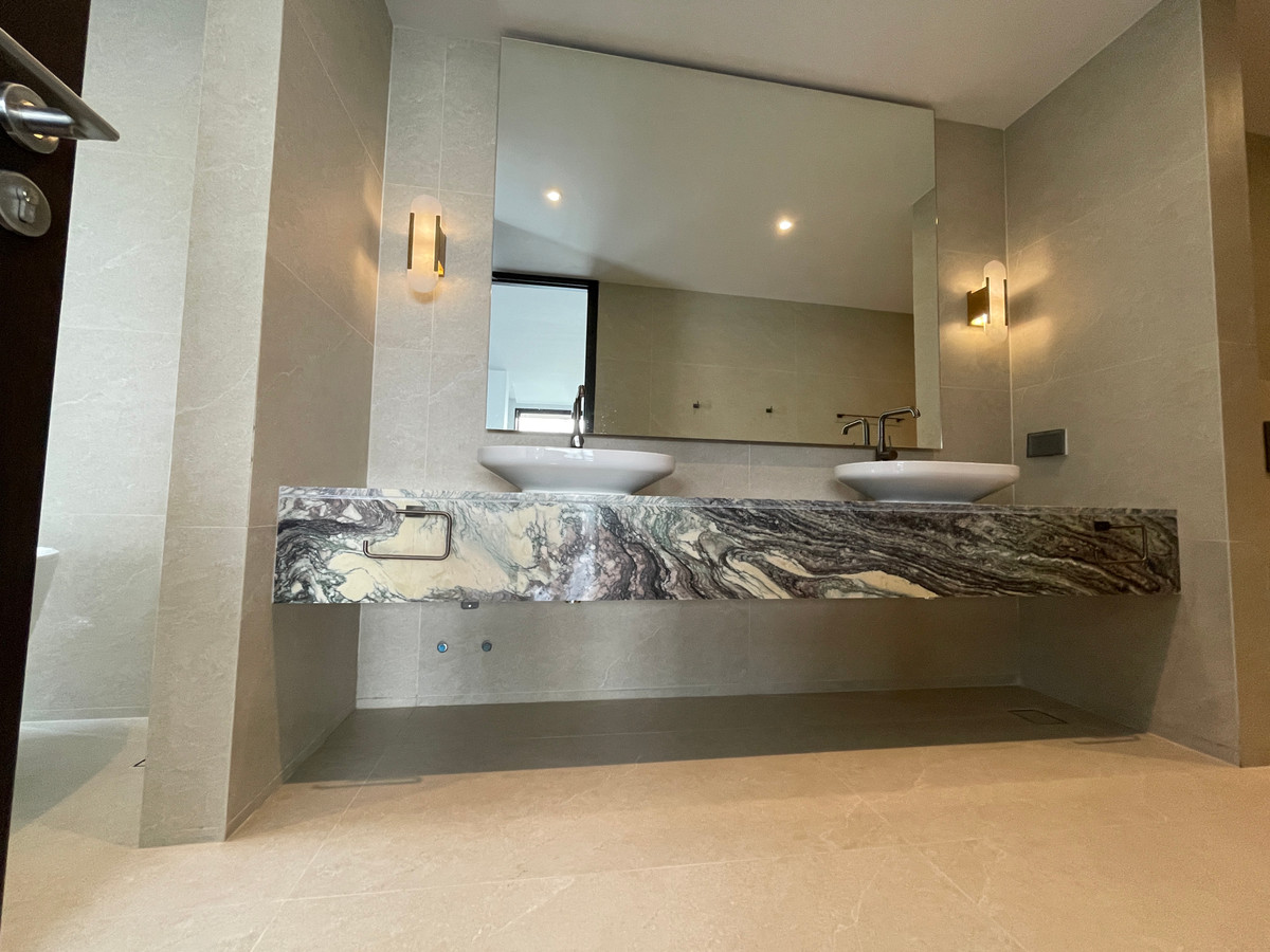 ขายบ้านเลียบทางด่วนรามอินทรา :  ขายบ้านเดี่ยวหรู Azure – CIRA Residences “The Pinnacle of Timeless Luxury Living บน ทำเลทองเลียบด่วน เอกมัย-รามอินทรา”สัมผัสชีวิตเหนือระดับกับ “ Azure” บ้านเดี่ยว 3.5 ชั้น ภายใต้แนวคิด “Resonate Life-Utmost”