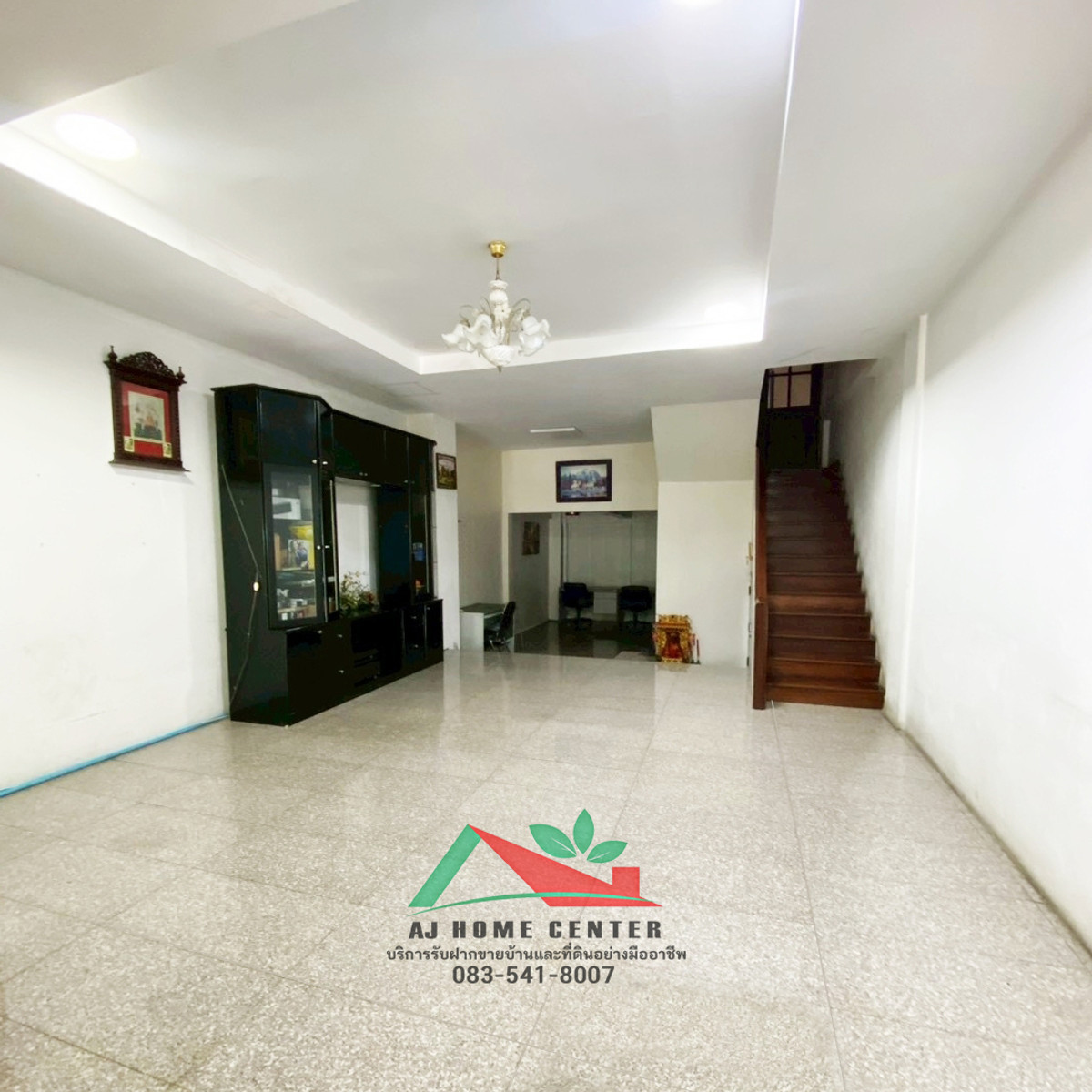 Cheap townhome for sale, 3 floors, 25 sq m., Panwadi Village, Soi Lat Phrao 64, Intersection 2, good location, good condition, free to apply for a loan. Loading...