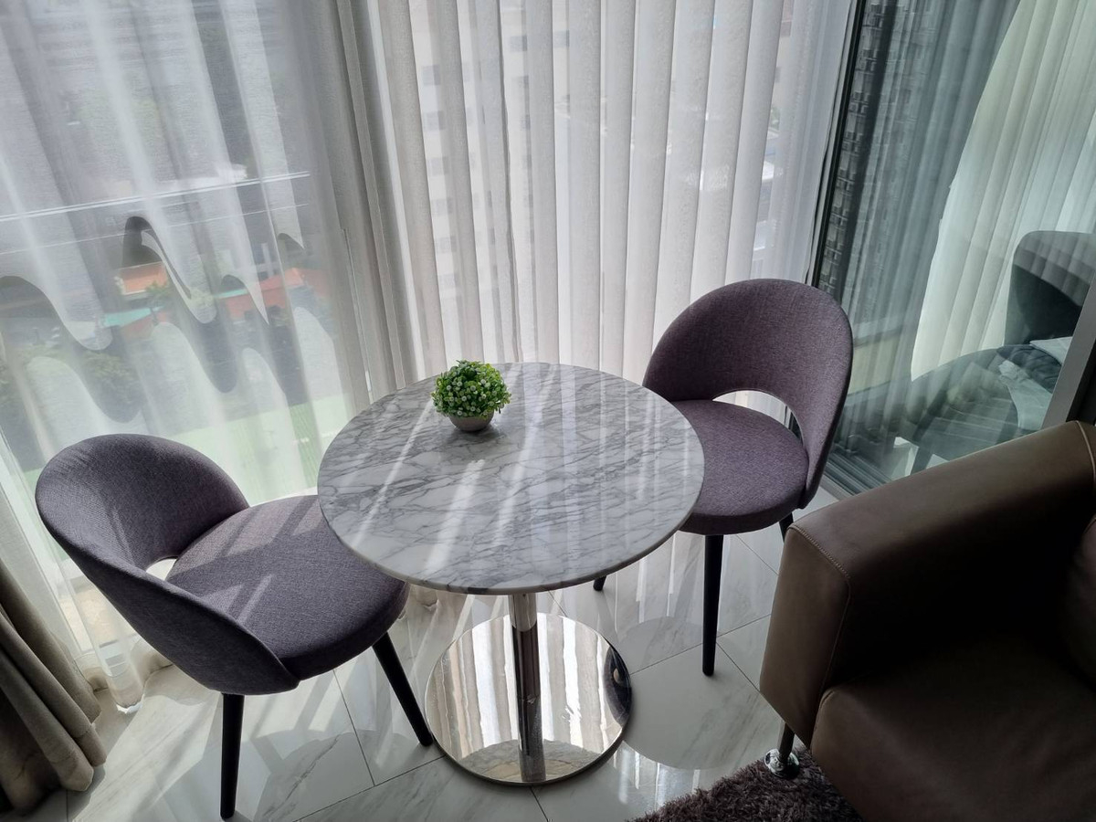 Beautiful room with Best Price Beautiful unit with Best Price Loading...