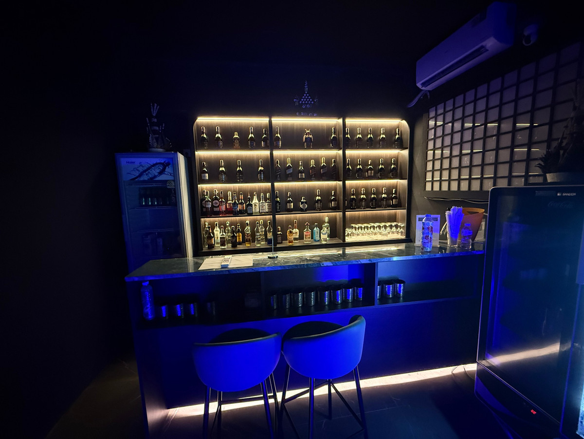 เซ้งร้านค้า/ตลาดนัดพระราม 9 เพชรบุรีตัดใหม่ RCA : เซ้งด่วน! Turn On Club — ย่าน RCA 🎧 ร้านเปิดใหม่ สภาพพร้อมดำเนินกิจการทันที 