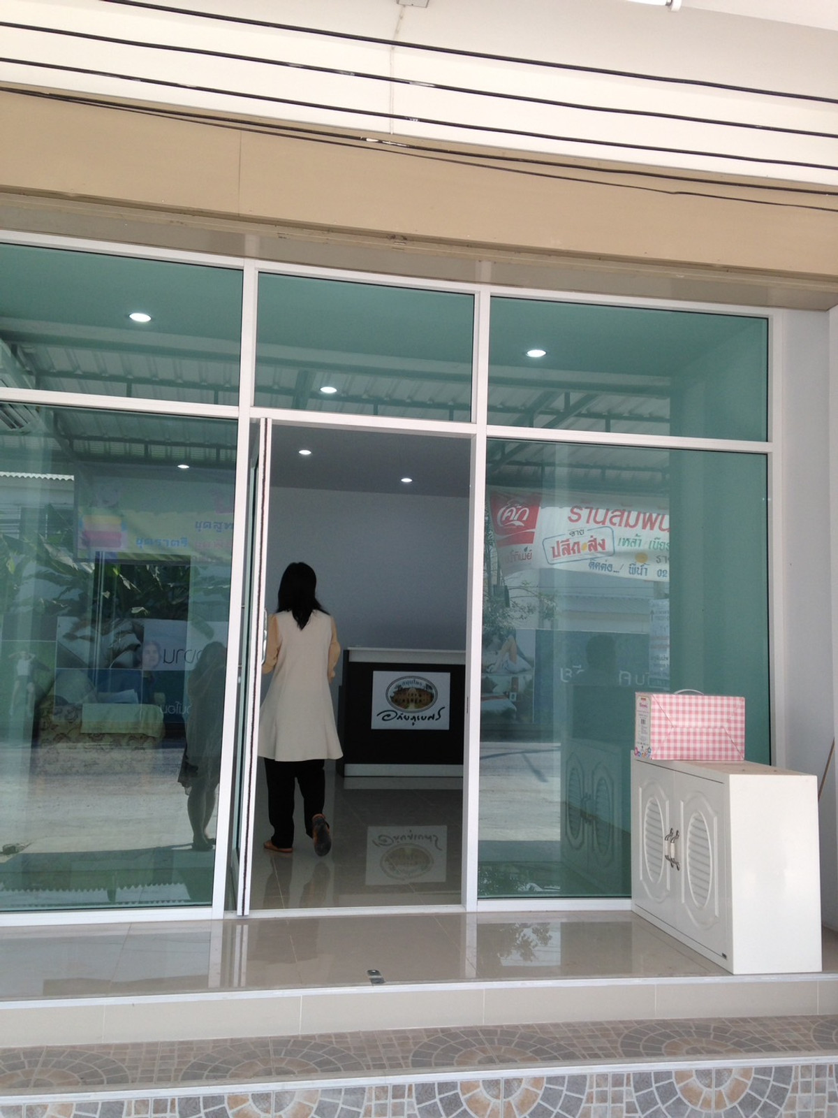 3-story commercial building for sale, very new condition, prime location Lam Luk Ka Khlong 3, good Feng Shui principles. Loading...