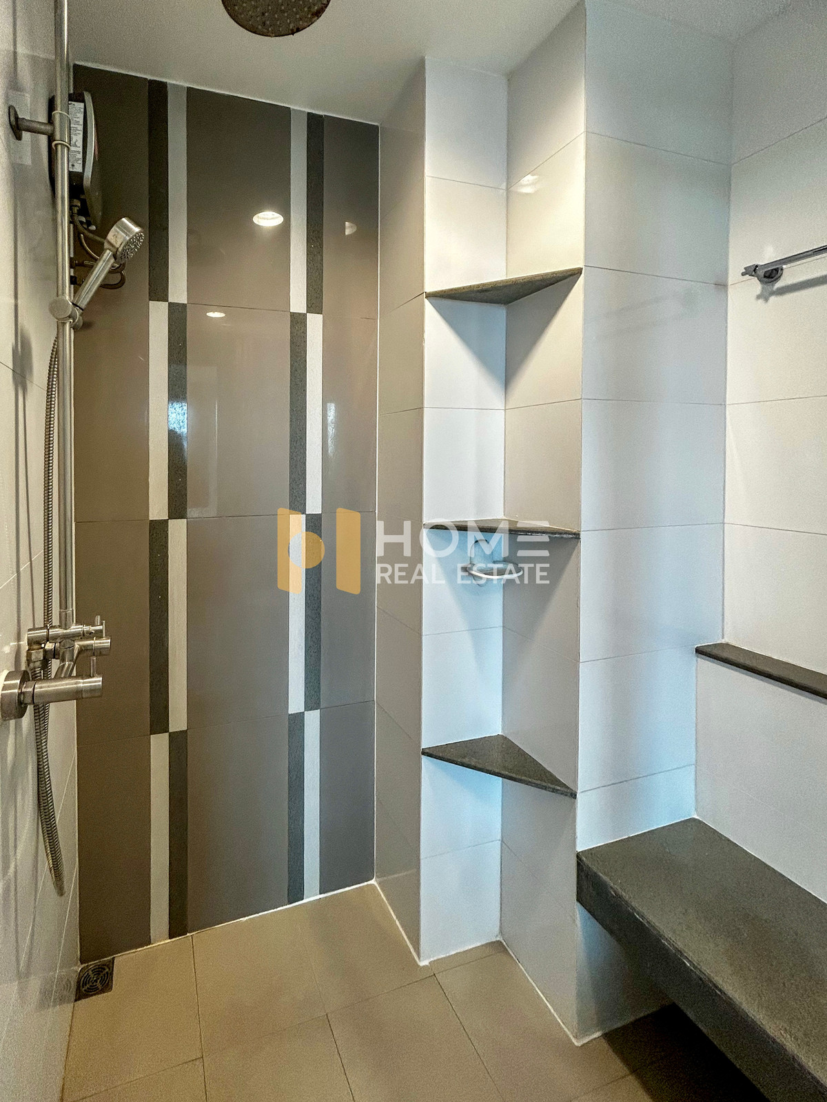 ขายคอนโดรัชดา ห้วยขวาง : คอนโดติด MRT รัชดา ✨ Rhythm Ratchada / 1 Bedroom (FOR SALE), ริทึ่ม รัชดา / 1 ห้องนอน (ขาย) TARN020