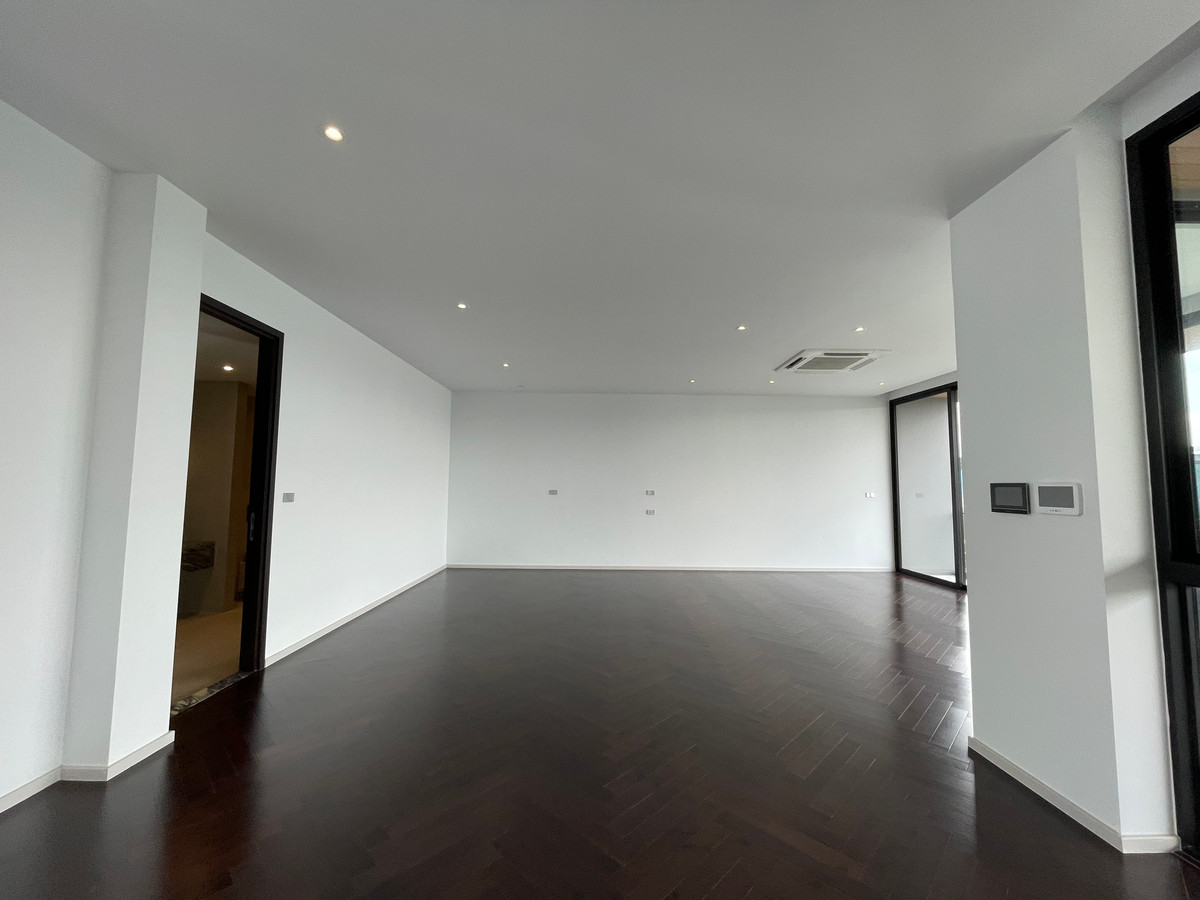 ขายบ้านเลียบทางด่วนรามอินทรา :  ขายบ้านเดี่ยวหรู Azure – CIRA Residences “The Pinnacle of Timeless Luxury Living บน ทำเลทองเลียบด่วน เอกมัย-รามอินทรา”สัมผัสชีวิตเหนือระดับกับ “ Azure” บ้านเดี่ยว 3.5 ชั้น ภายใต้แนวคิด “Resonate Life-Utmost”