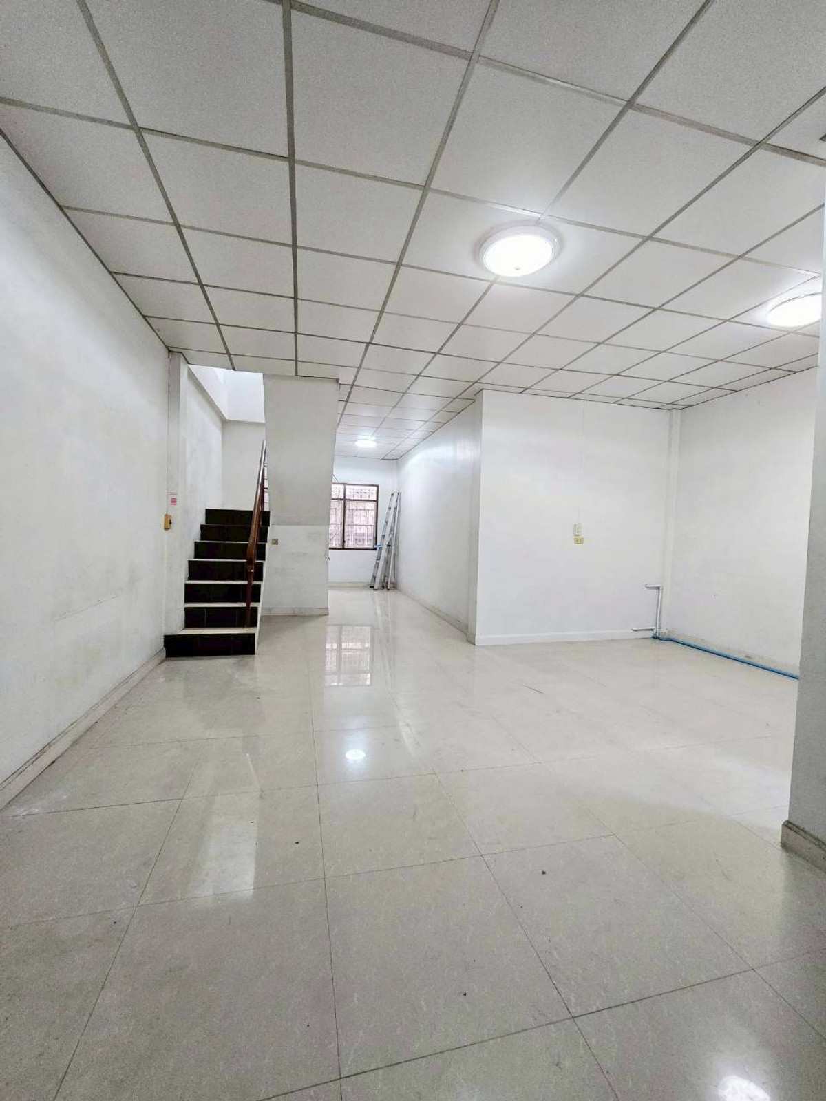 ขายทาวน์โฮมปิ่นเกล้า จรัญสนิทวงศ์ : 94902 - ขายทาวน์เฮ้าส์ทำเลดี 3 ชั้น 21ตร.วา ซ.ศิริไพลิน จรัญสนิทวงศ์ 75 (แยก 19) หลัง สน.นครบาลบางพลัดใกล้ รพ.ยันฮี