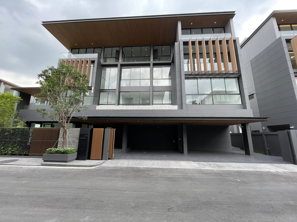 ขายบ้านเลียบทางด่วนรามอินทรา :  ขายบ้านเดี่ยวหรู Azure – CIRA Residences “The Pinnacle of Timeless Luxury Living บน ทำเลทองเลียบด่วน เอกมัย-รามอินทรา”สัมผัสชีวิตเหนือระดับกับ “ Azure” บ้านเดี่ยว 3.5 ชั้น ภายใต้แนวคิด “Resonate Life-Utmost”