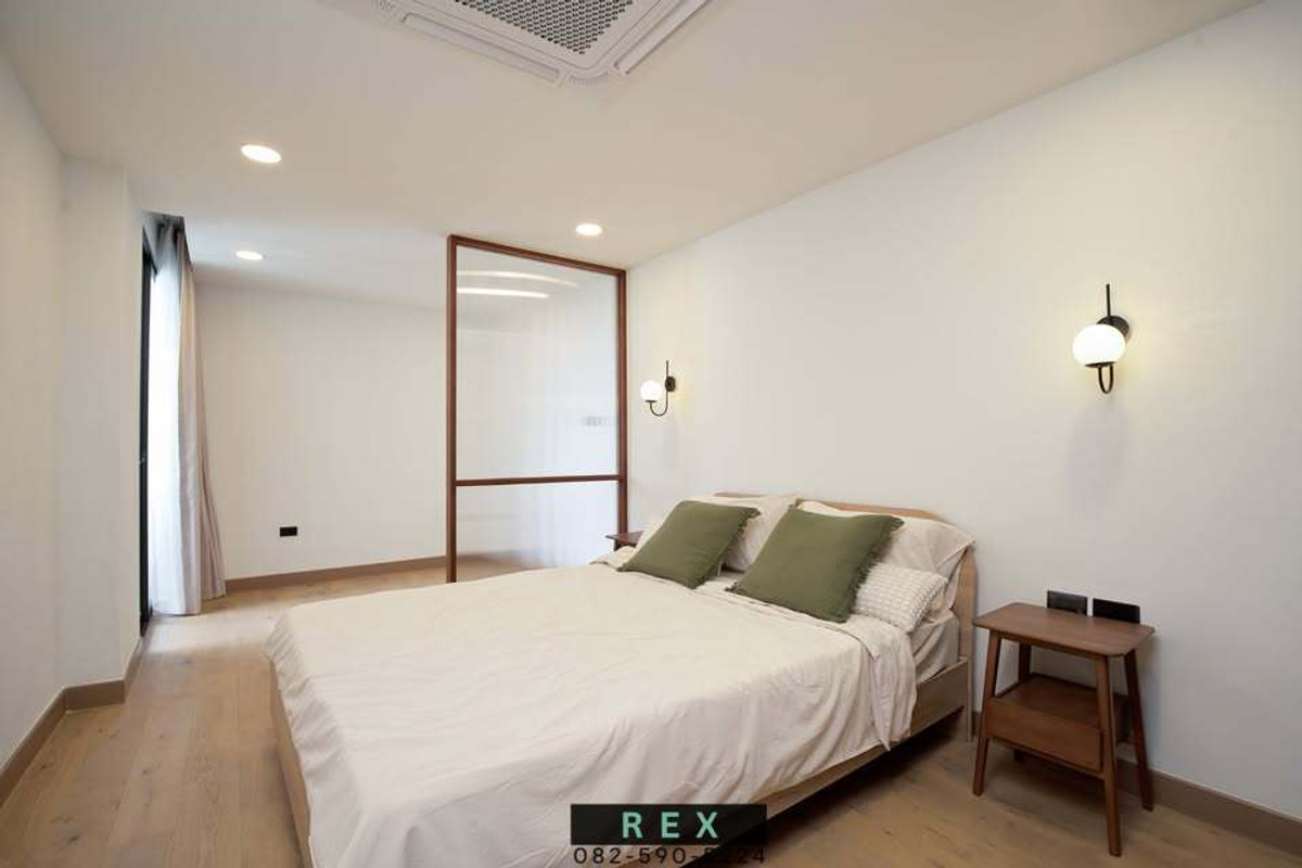 ขาย คอนโด D.S. Tower 2 Sukhumvit 39 ขนาด 123.4 ตร.ม. ใกล้ รถไฟฟ้า BTS พร้อมพงษ์ Loading...