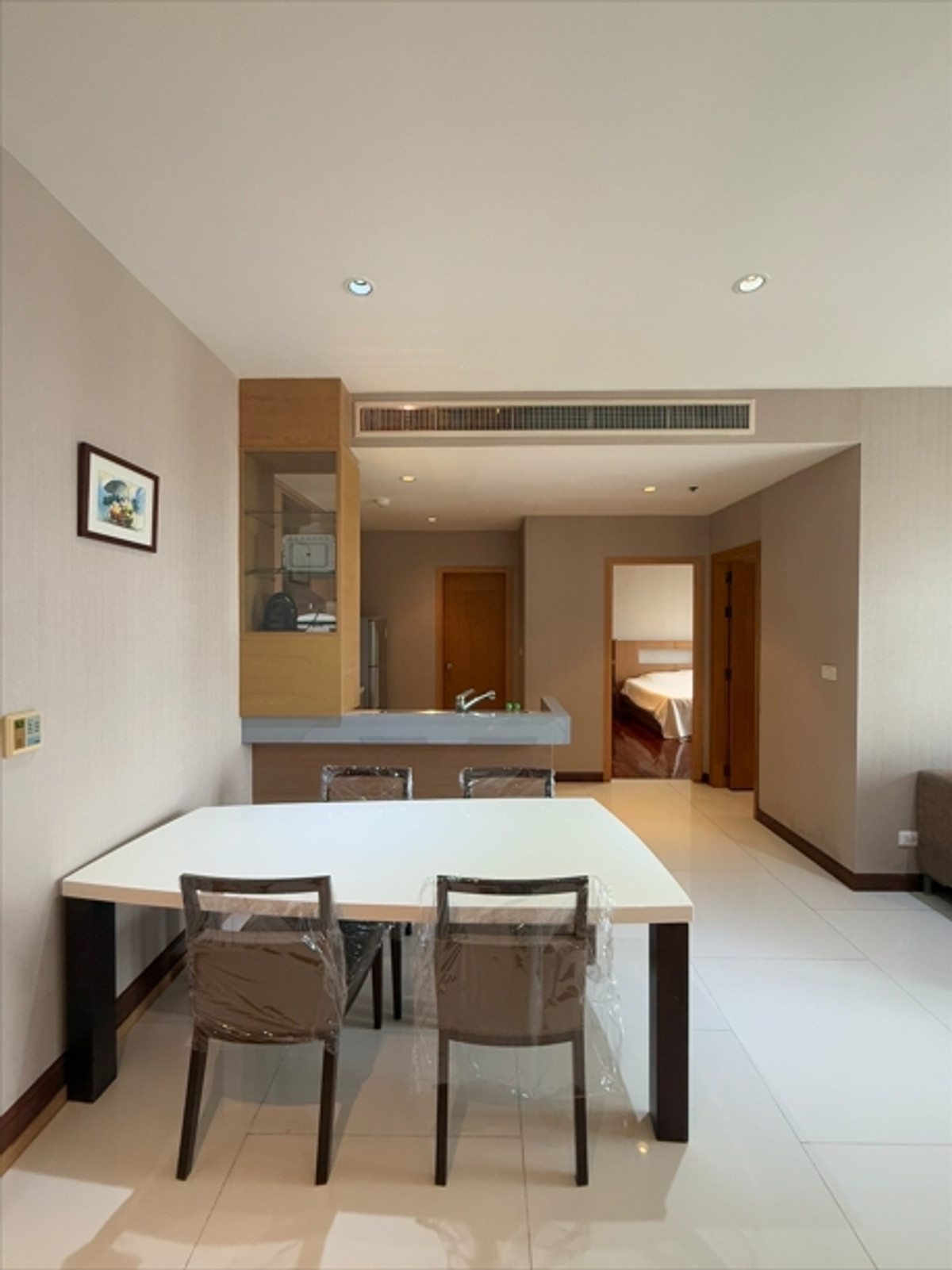 คอนโดให้เช่า ดิ เอ็มโพริโอ เพลส Loading...