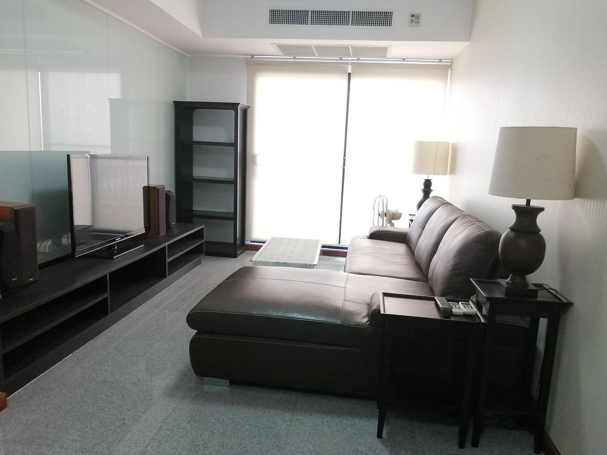 ให้เช่าคอนโดพระราม 3 สาธุประดิษฐ์ : 3ห้องนอน 3ห้องน้ำ ชั้นเพ้นท์เฮ้าส์ให้เช่า ห้องมุม วิวโค้งแม่น้ำ เฟอร์นิเจอร์ตกแต่งพร้อมอยู่ เครื่องใช้ไฟฟ้าครบ