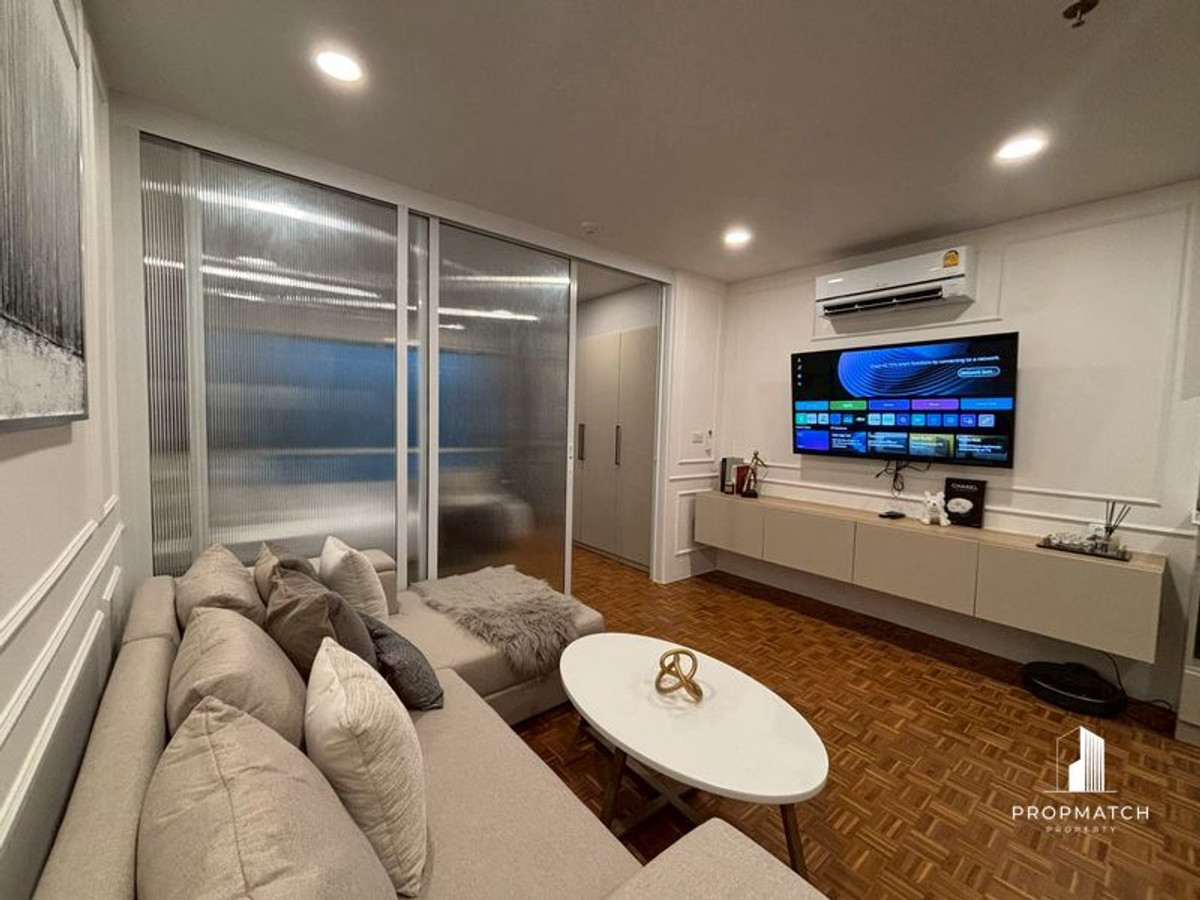 ให้เช่าคอนโดนานา : ✨Flash Deal ✨Sukhumvit Suite Sukhumvit 13( 1Bed 1Bath 39SQM.) แต่งครบพร้อมอยู่ !! เพียง 20,000บาทต่อเดือน Tel.0981315848 @propmatch